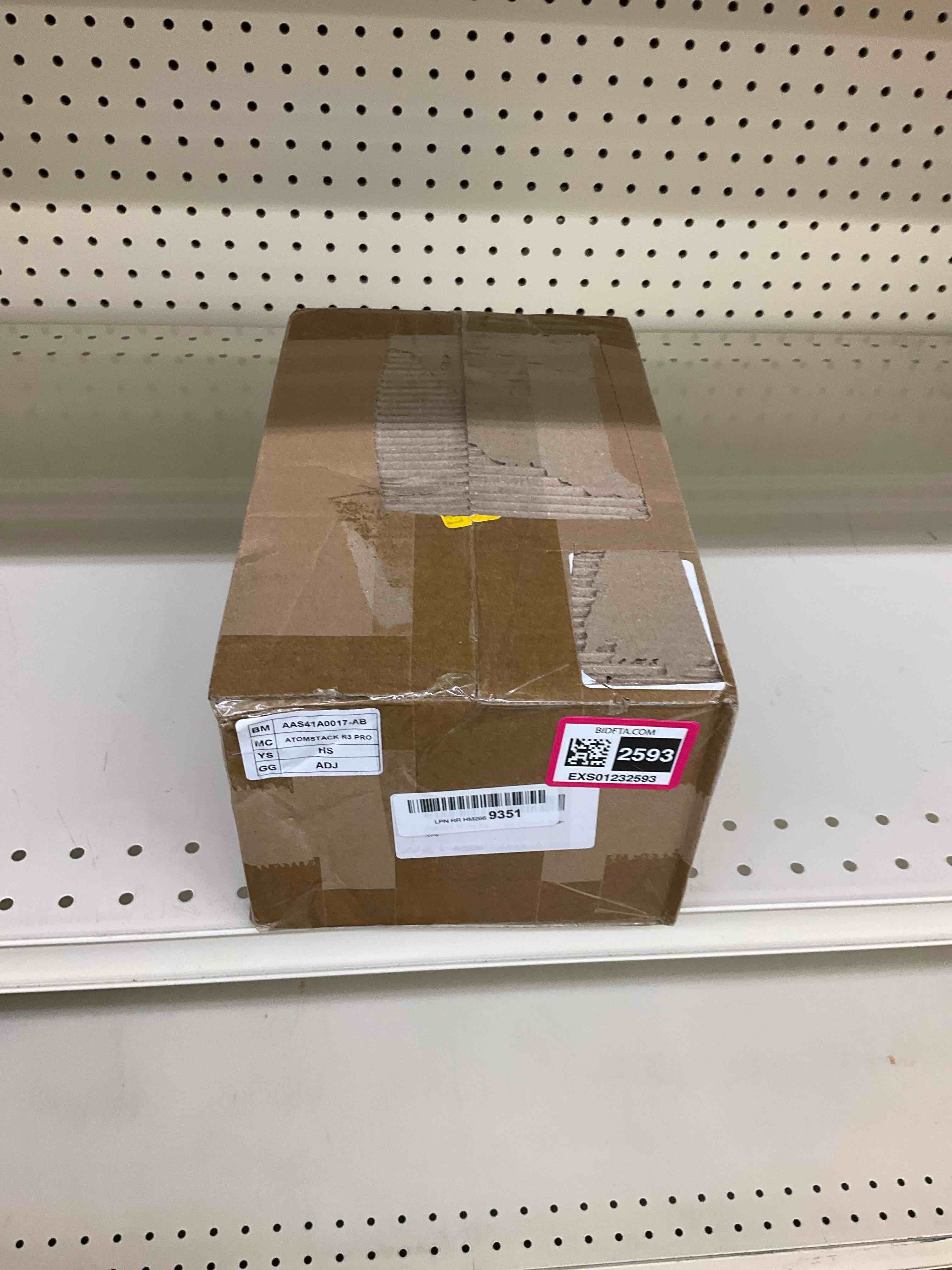 https://s3.amazonaws.com/lotting-images-prod/BargainHunt/EXS01232593_1712949776055.jpeg