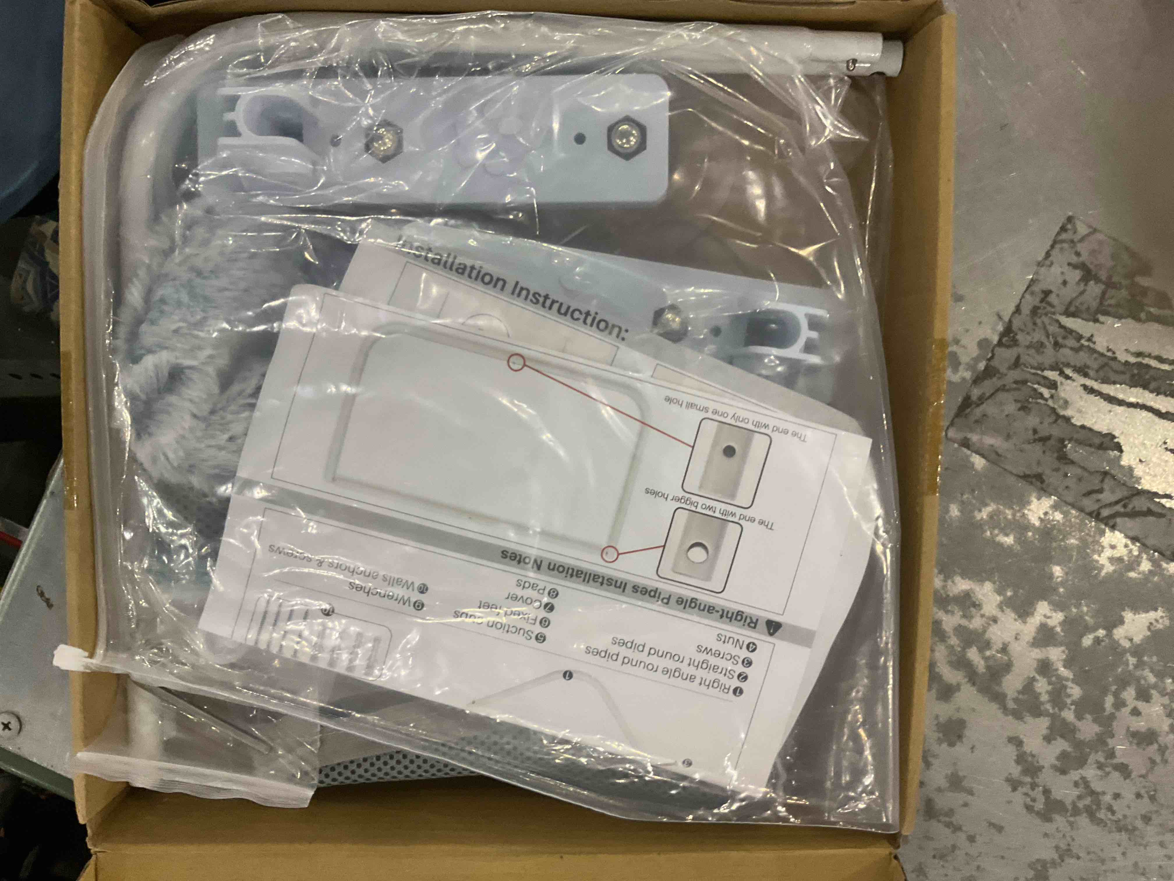 https://s3.amazonaws.com/lotting-images-prod/BargainHunt/EXS01234236_1712578049843.jpeg