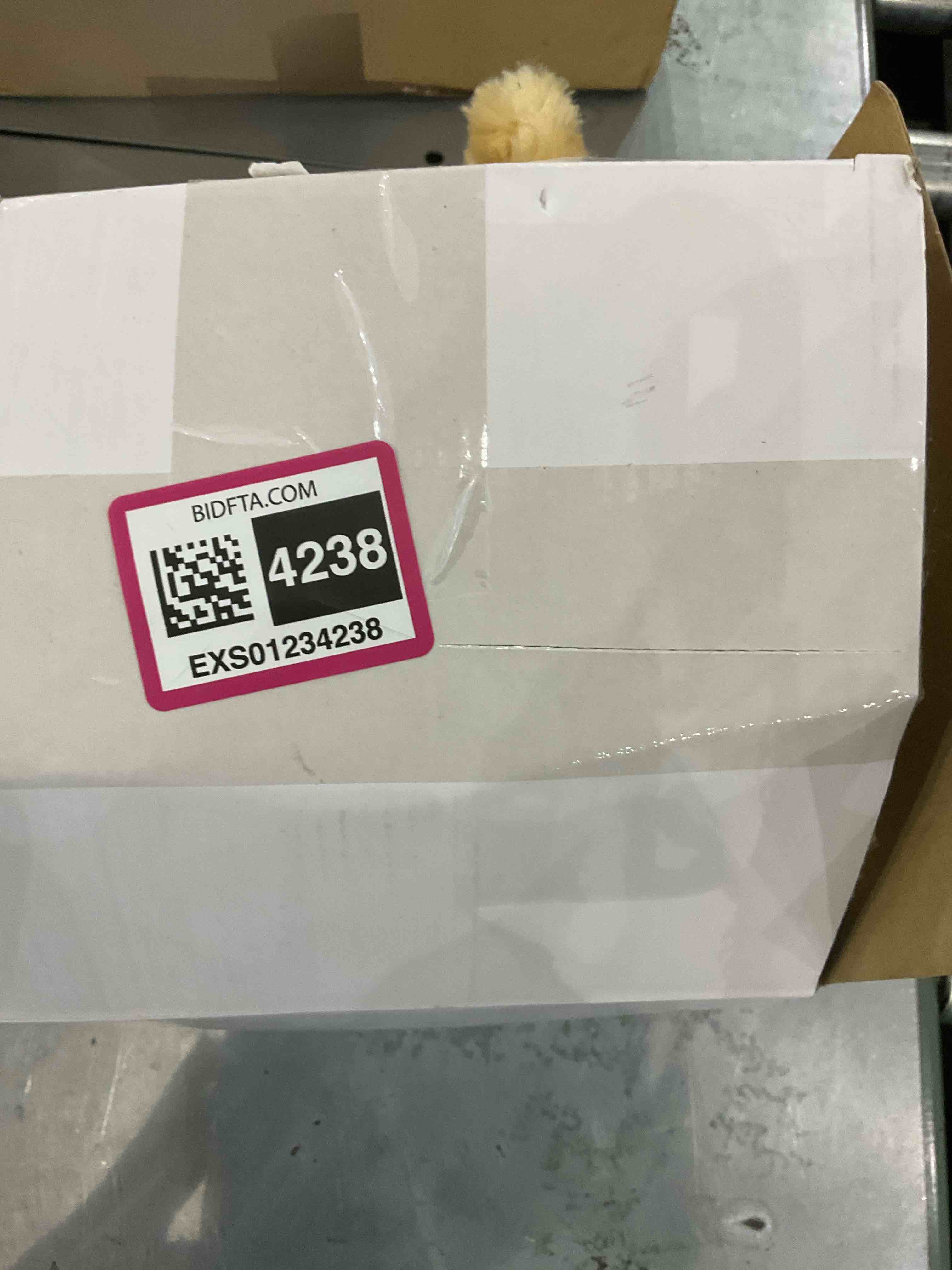 https://s3.amazonaws.com/lotting-images-prod/BargainHunt/EXS01234238_1712578123358.jpeg
