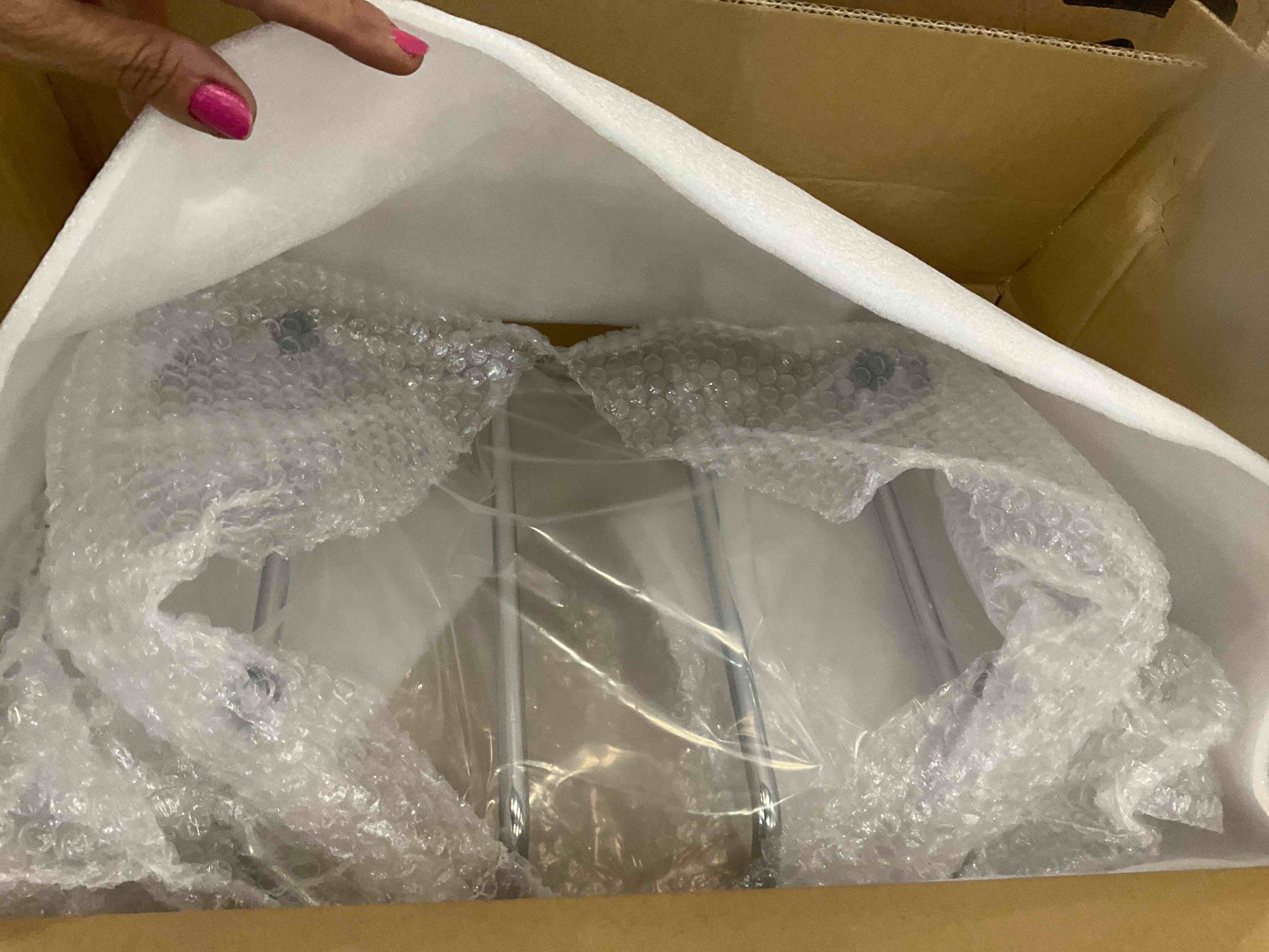 https://s3.amazonaws.com/lotting-images-prod/BargainHunt/EXS01234354_1712597349371.jpeg