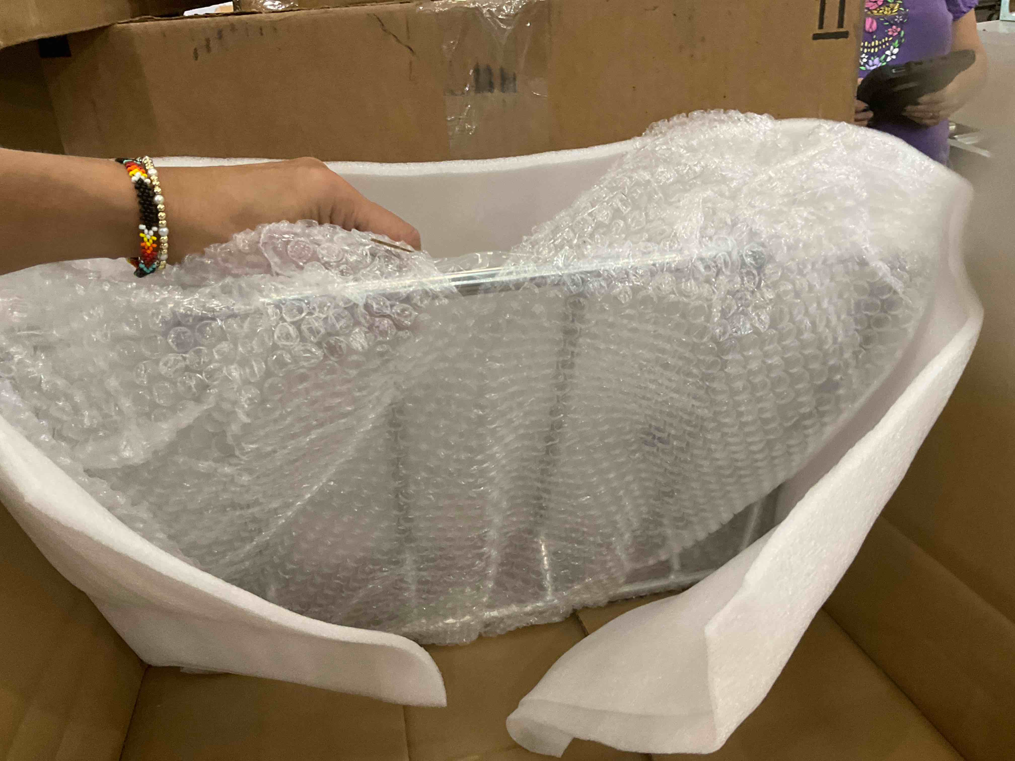 https://s3.amazonaws.com/lotting-images-prod/BargainHunt/EXS01234354_1712597354491.jpeg