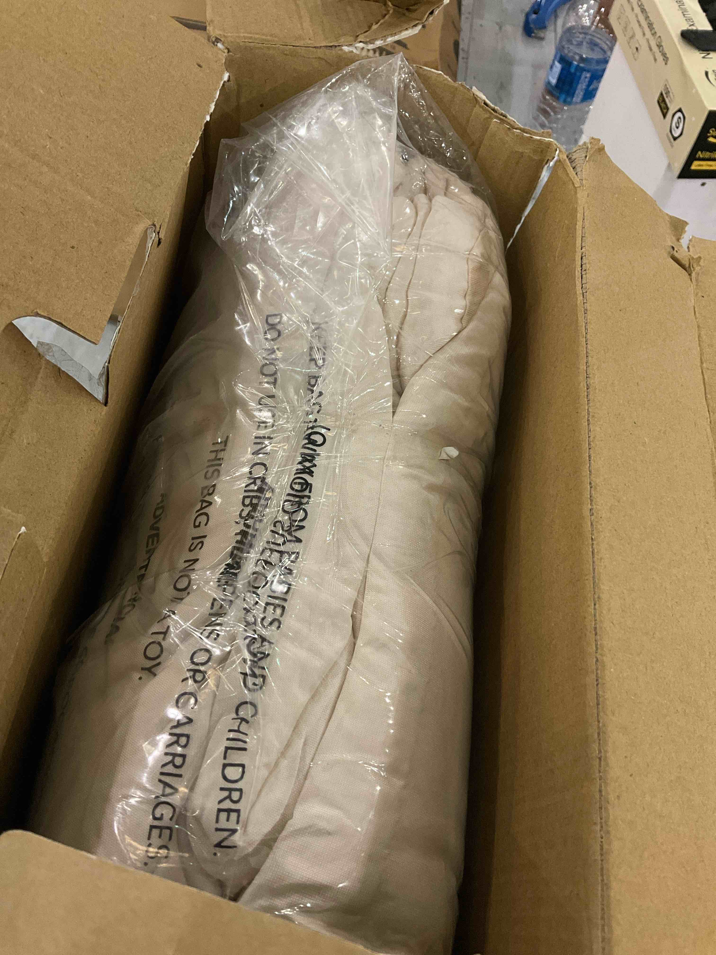 https://s3.amazonaws.com/lotting-images-prod/BargainHunt/EXS01234686_1712070671883.jpeg