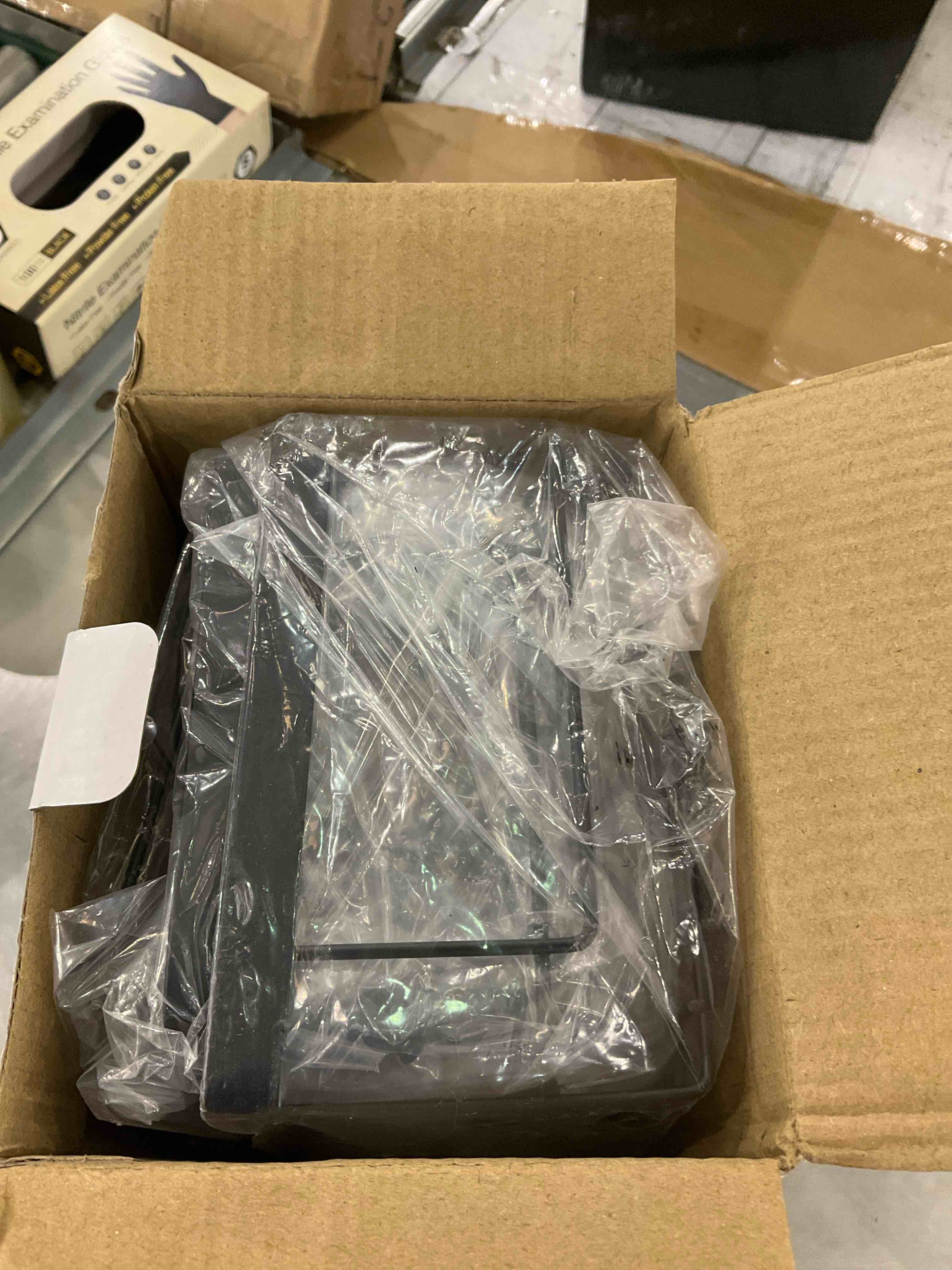 https://s3.amazonaws.com/lotting-images-prod/BargainHunt/EXS01234858_1712170147069.jpeg