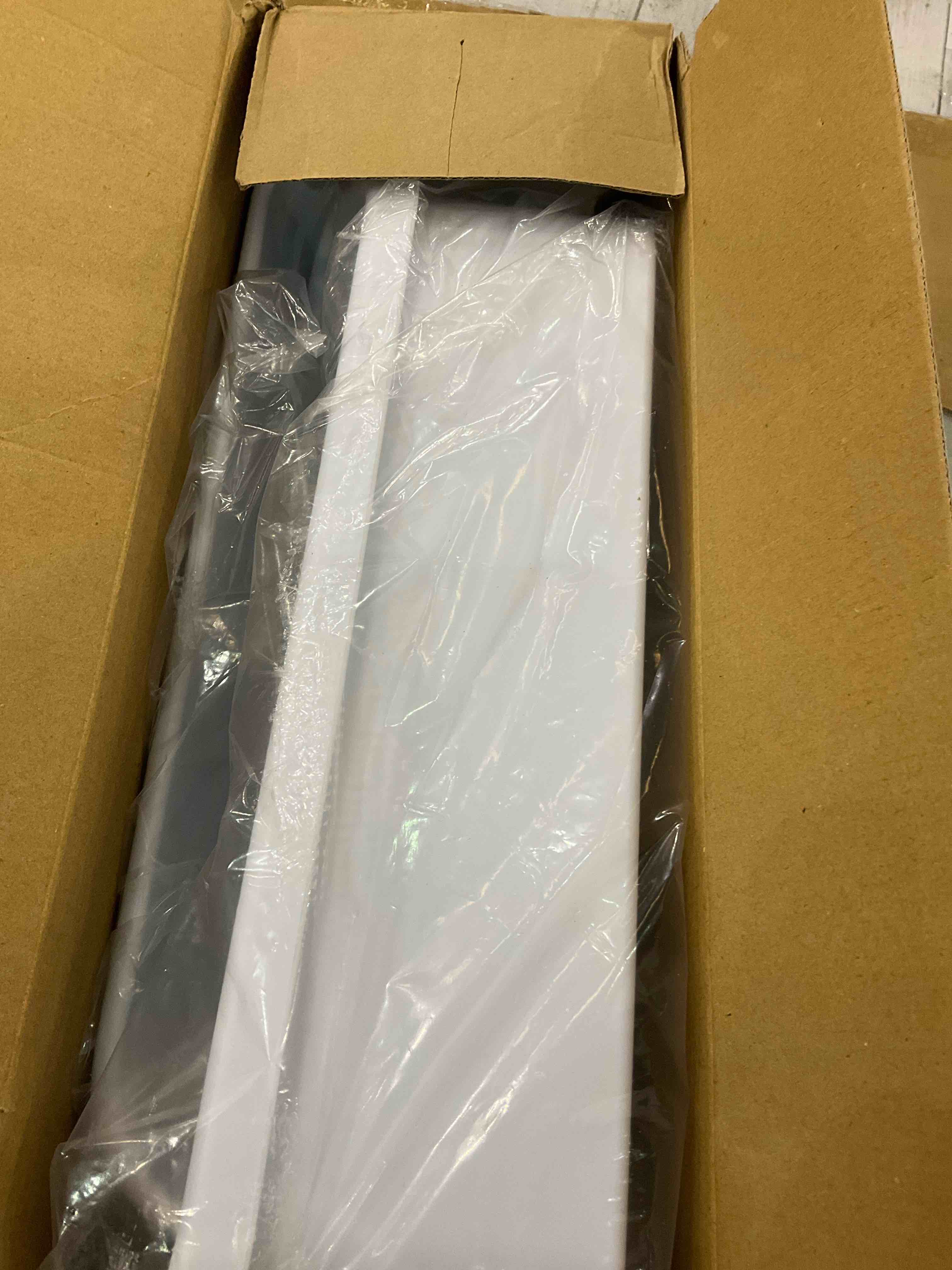 https://s3.amazonaws.com/lotting-images-prod/BargainHunt/EXS01234961_1712245560107.jpeg
