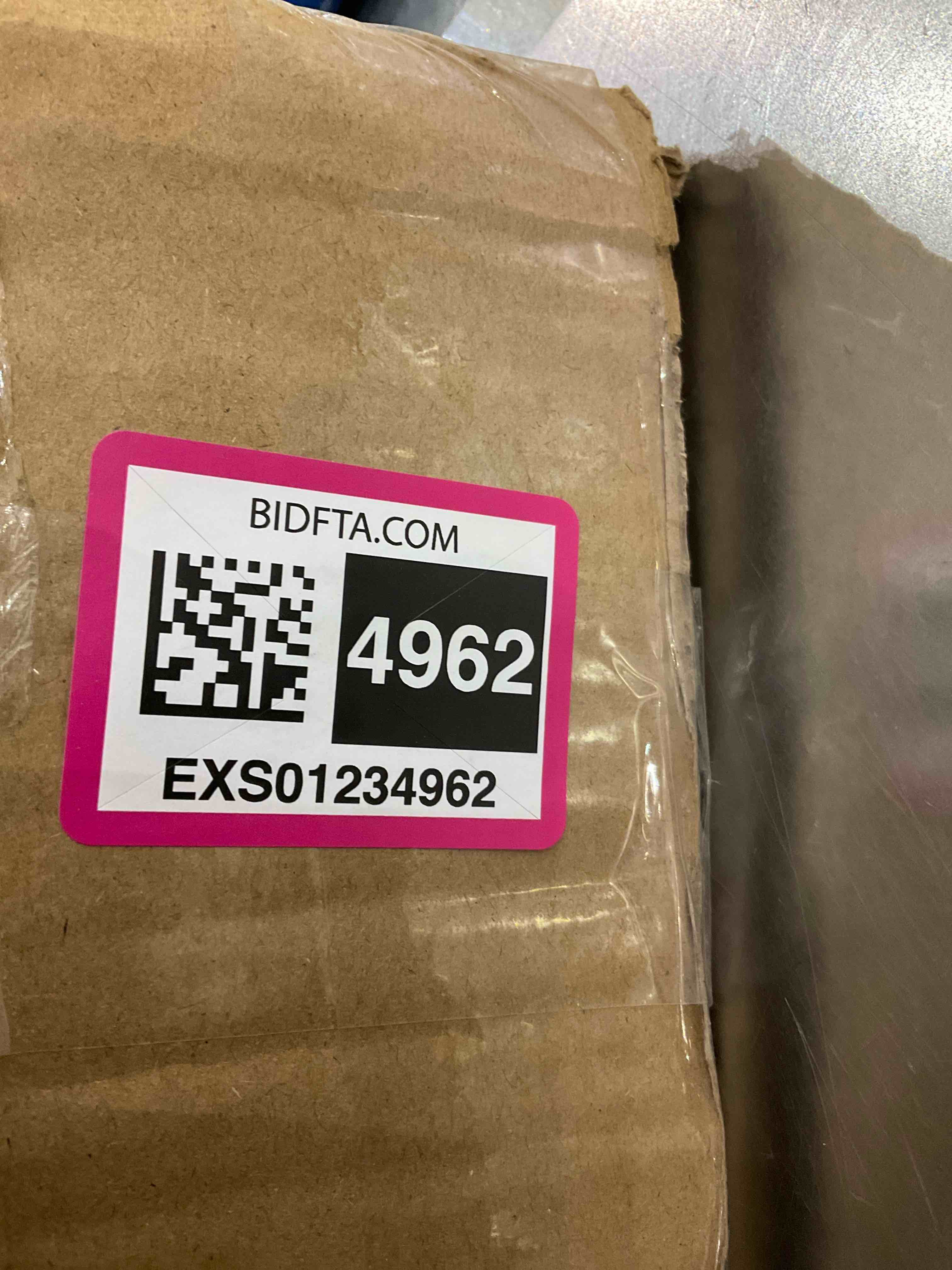 https://s3.amazonaws.com/lotting-images-prod/BargainHunt/EXS01234962_1712245603374.jpeg