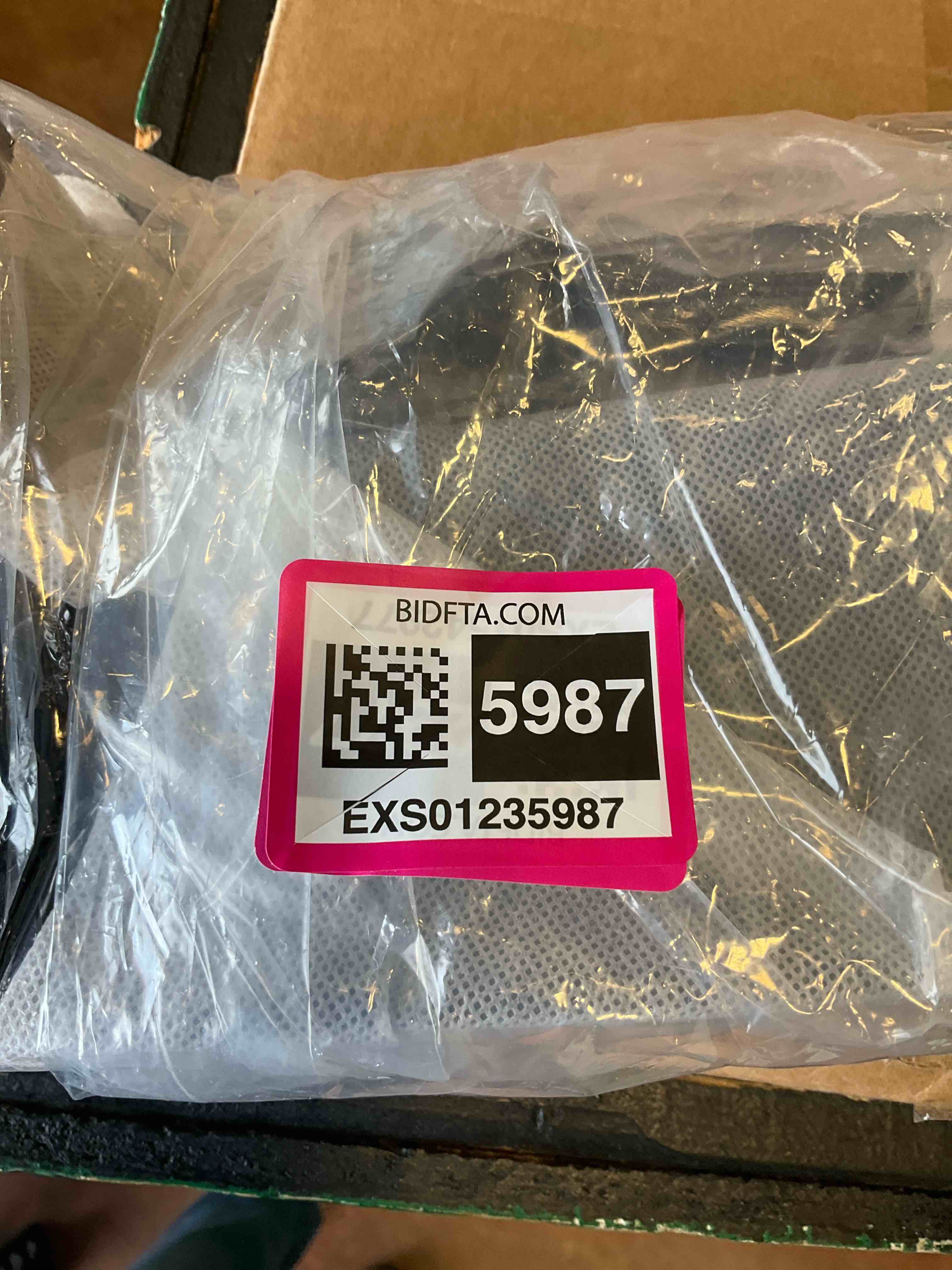 https://s3.amazonaws.com/lotting-images-prod/BargainHunt/EXS01235987_1718207909026.jpeg