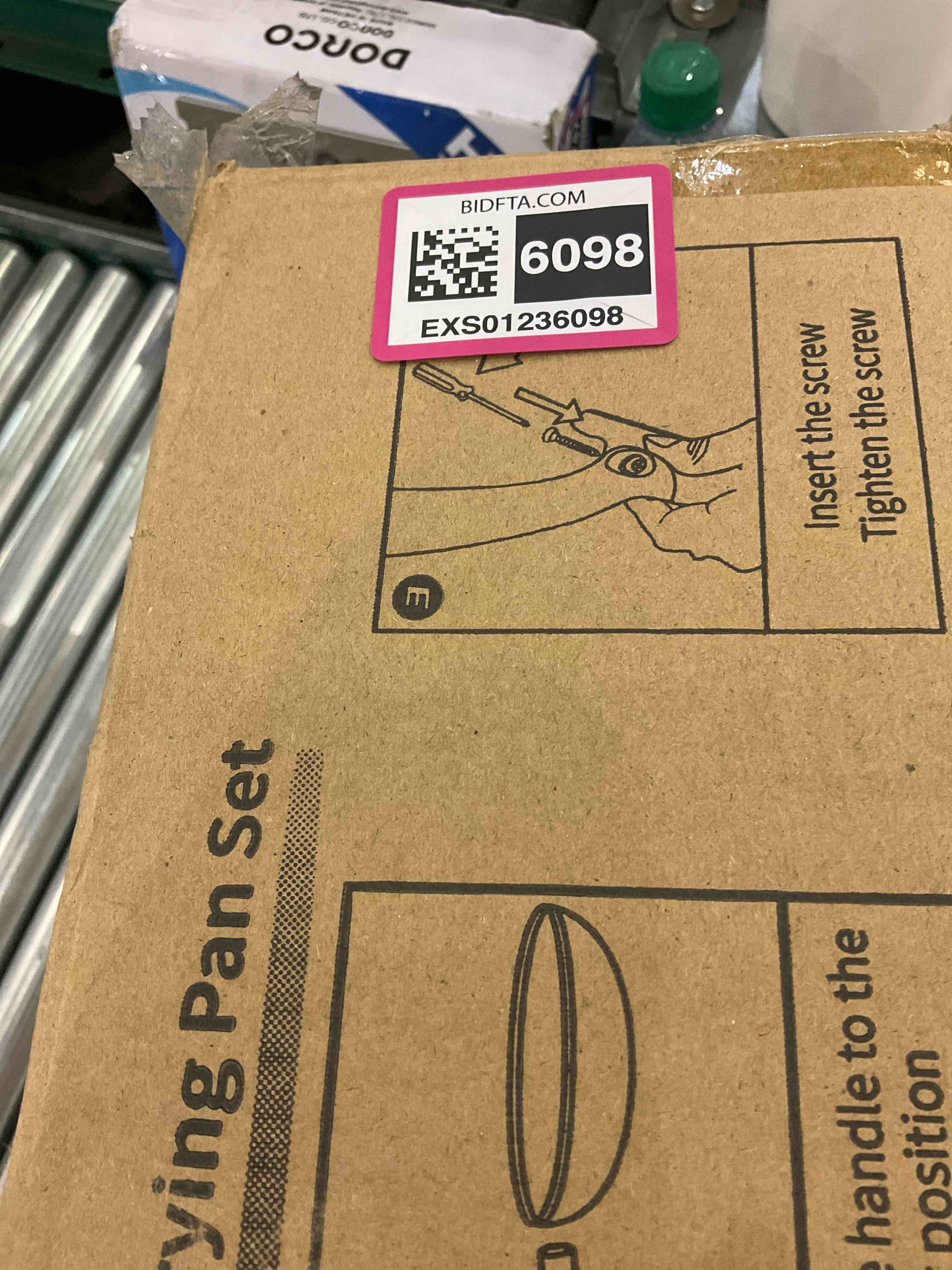 https://s3.amazonaws.com/lotting-images-prod/BargainHunt/EXS01236098_1713788874330.jpeg