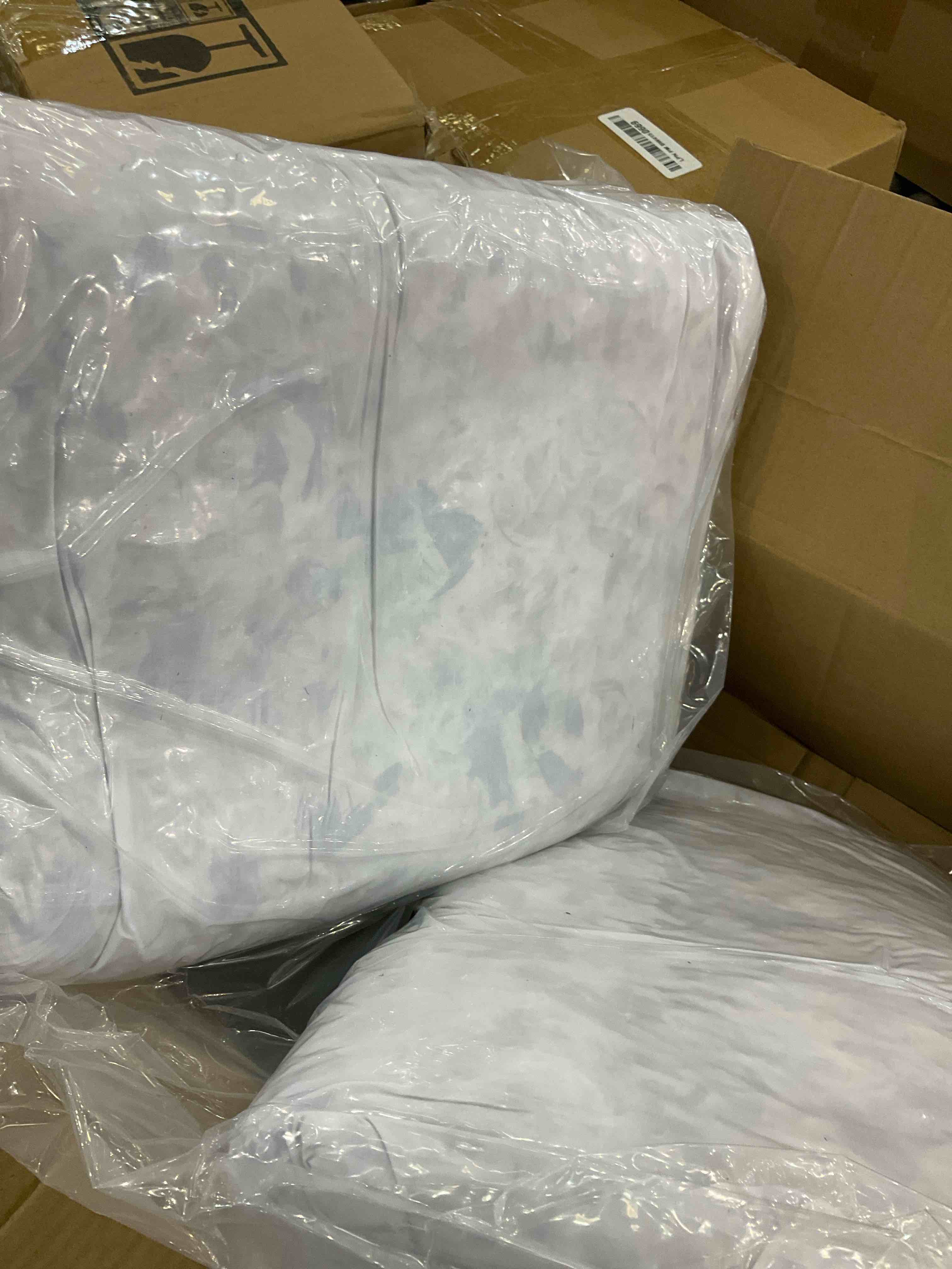 https://s3.amazonaws.com/lotting-images-prod/BargainHunt/EXS01236122_1713793632526.jpeg