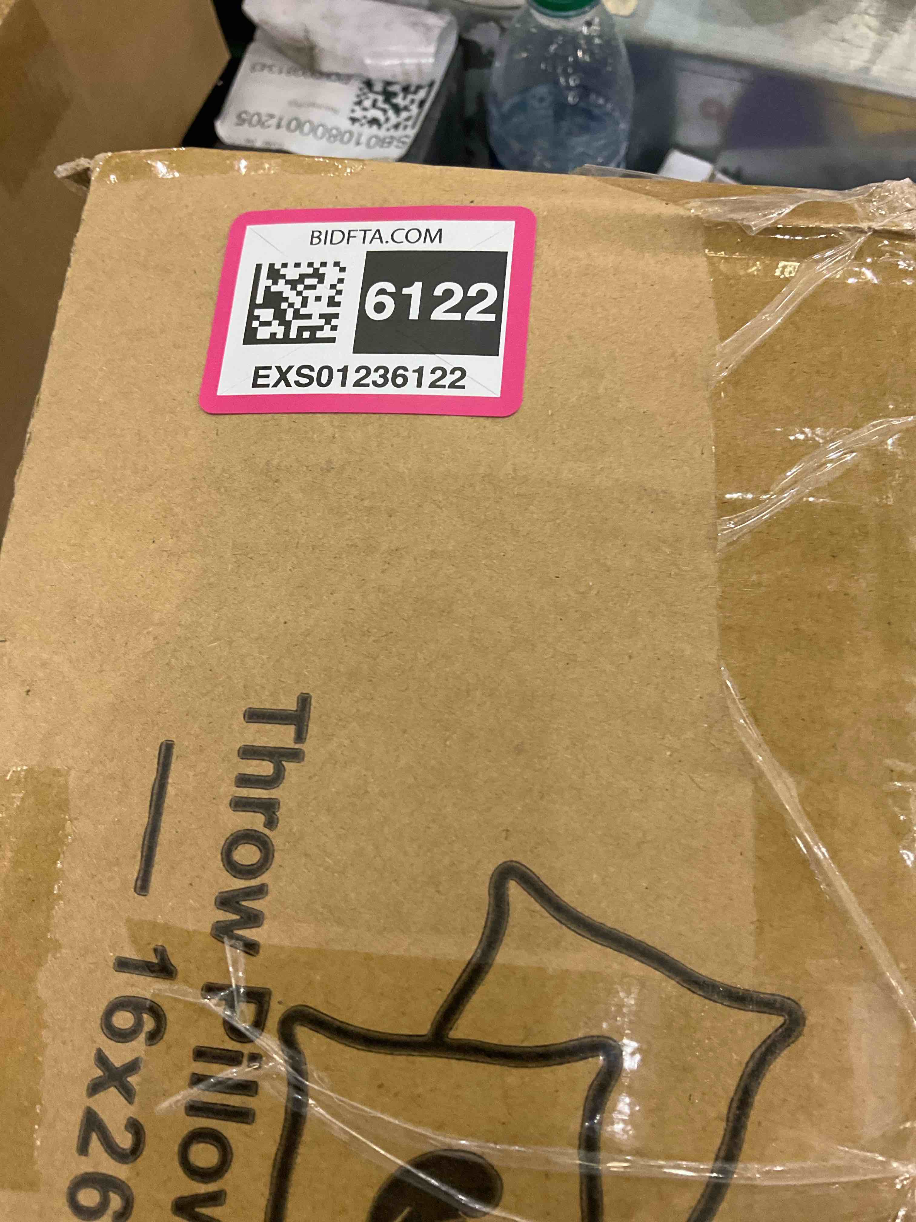 https://s3.amazonaws.com/lotting-images-prod/BargainHunt/EXS01236122_1713793660742.jpeg