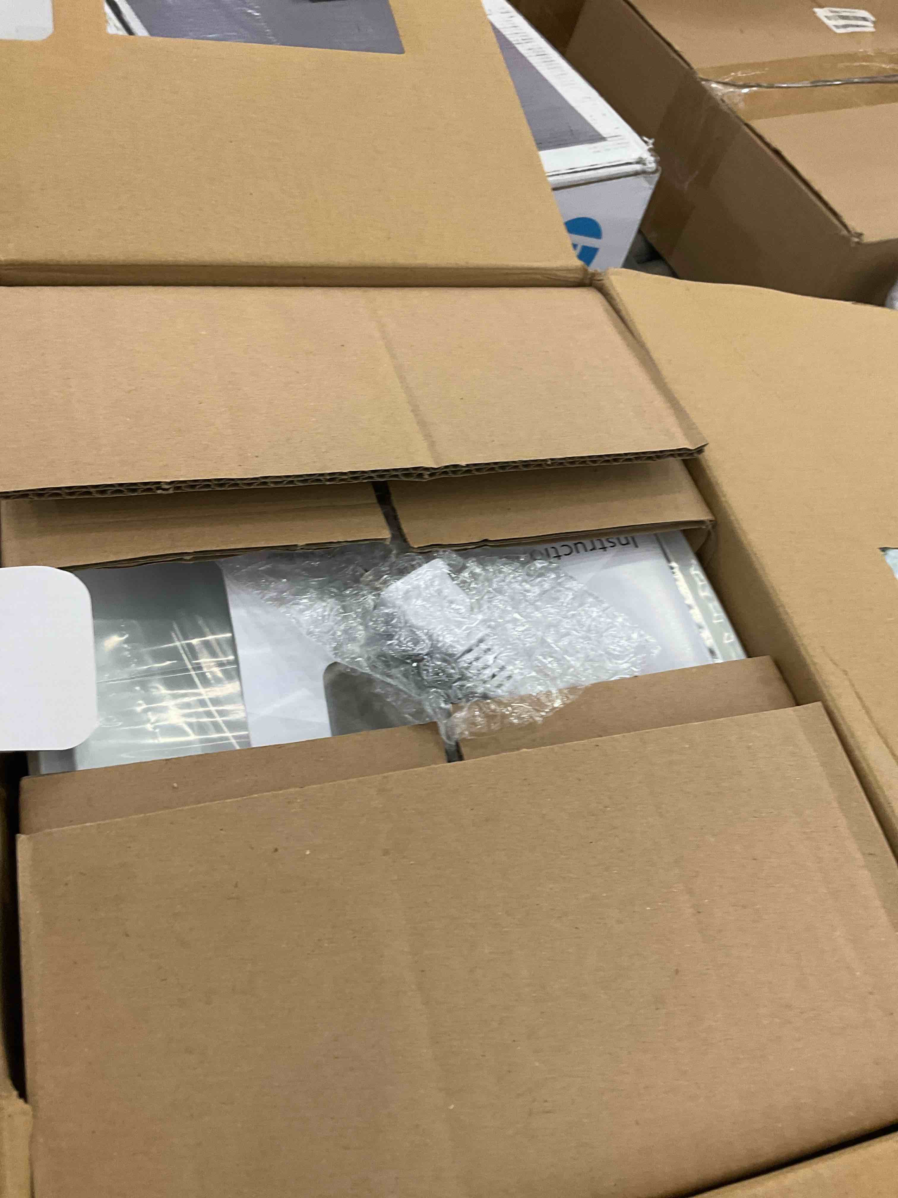 https://s3.amazonaws.com/lotting-images-prod/BargainHunt/EXS01236195_1713806060877.jpeg