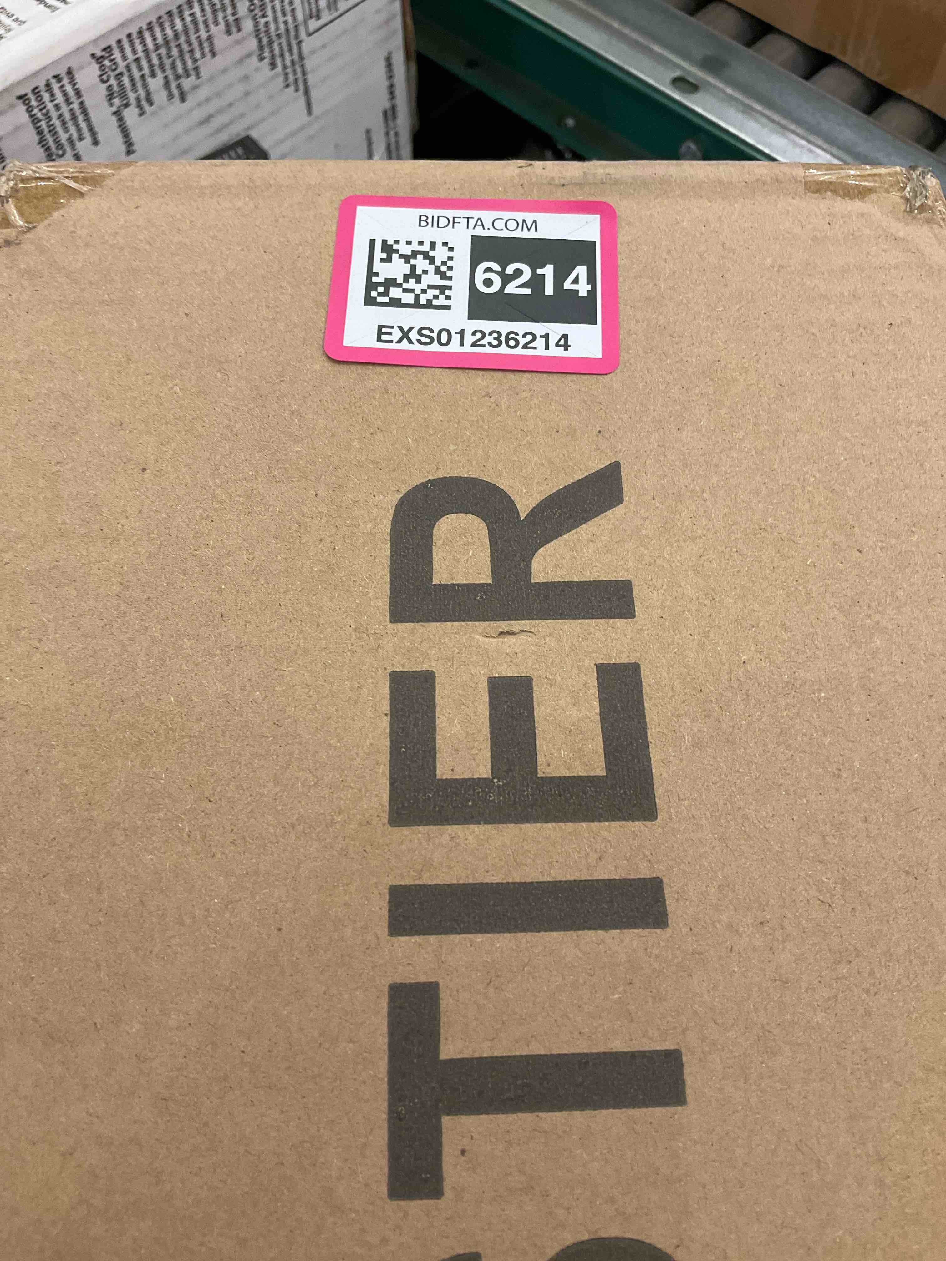 https://s3.amazonaws.com/lotting-images-prod/BargainHunt/EXS01236214_1713811032219.jpeg
