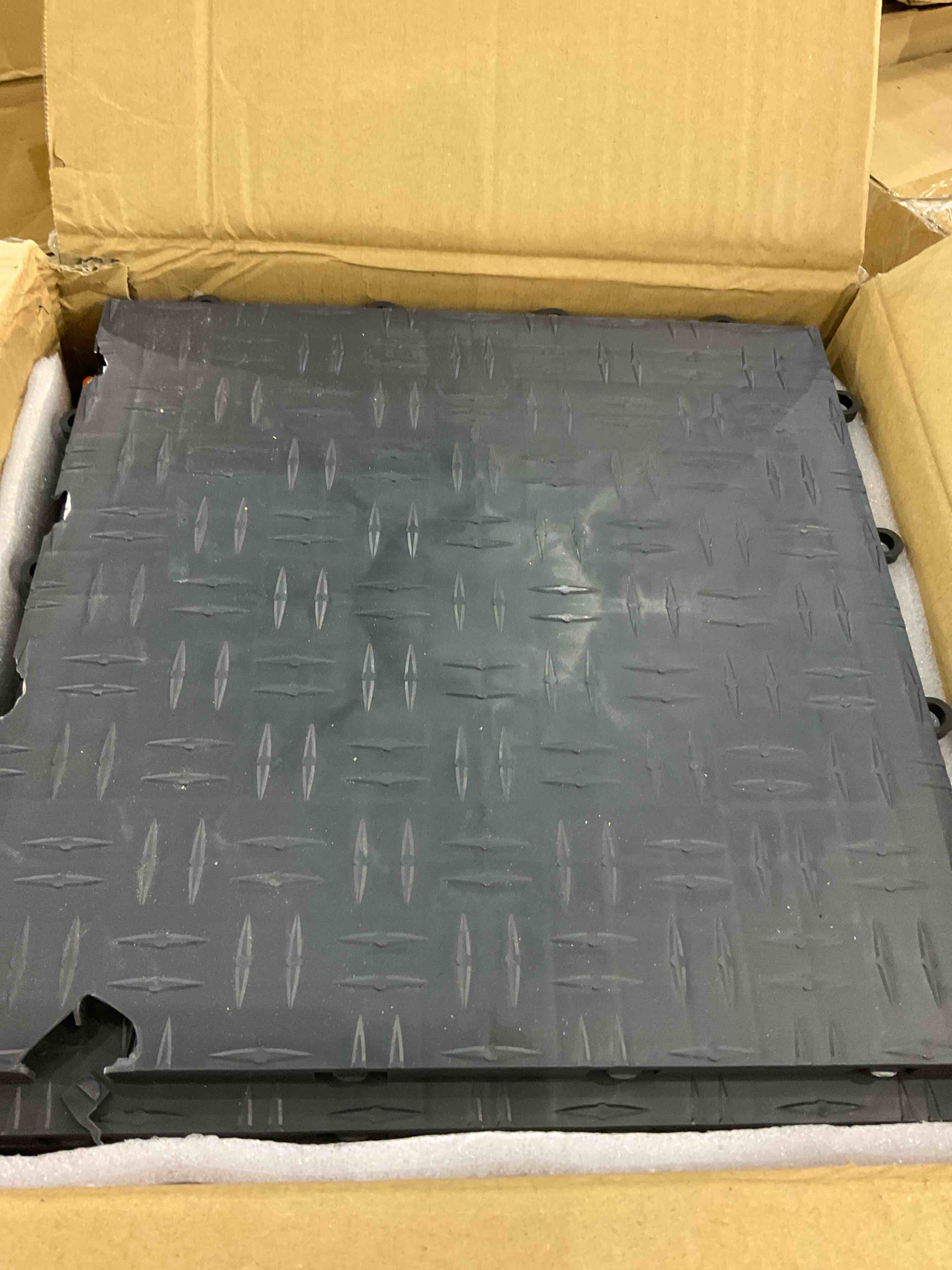 VEVOR Garage Floor, Durable Interlocking Floor Tiles, 25 Pack, Non-Slip Diamond Plate Garage Tiles, Support up to 55,000 lbs for Car Garage, Basements, Gyms, Repair Shops (12 x 12 inch, Graphite)