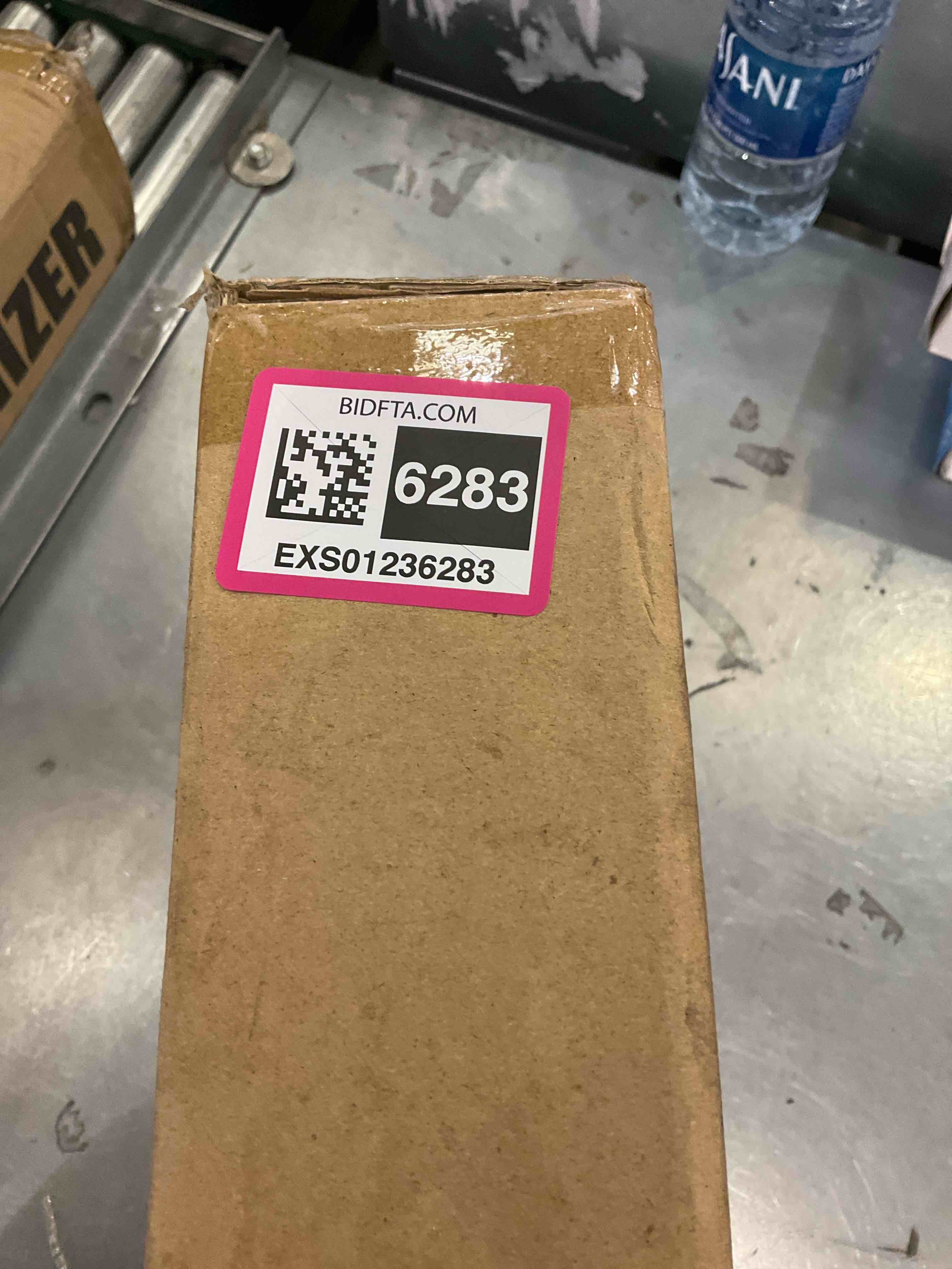 https://s3.amazonaws.com/lotting-images-prod/BargainHunt/EXS01236283_1713878964706.jpeg