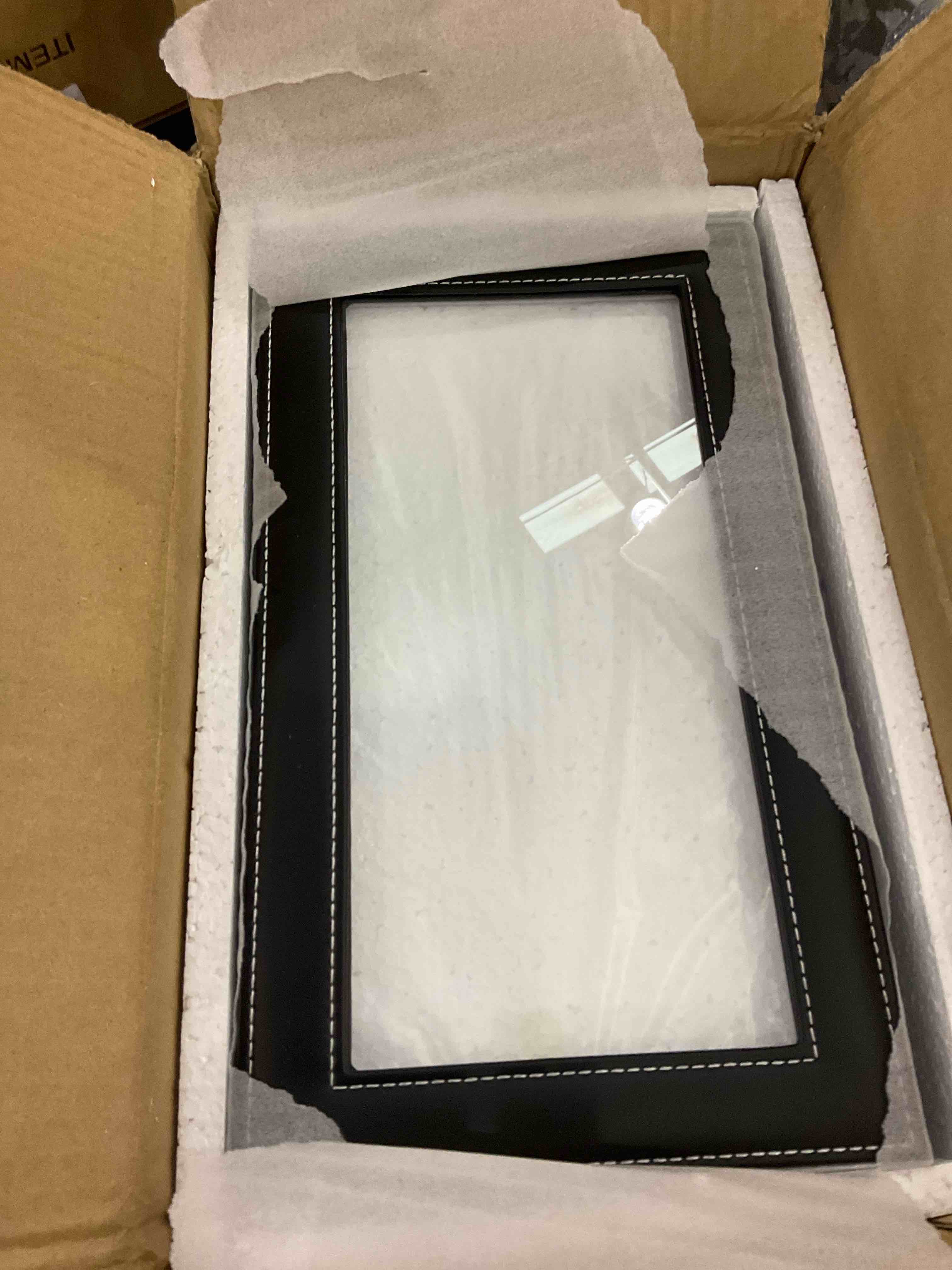 https://s3.amazonaws.com/lotting-images-prod/BargainHunt/EXS01236430_1713961690655.jpeg