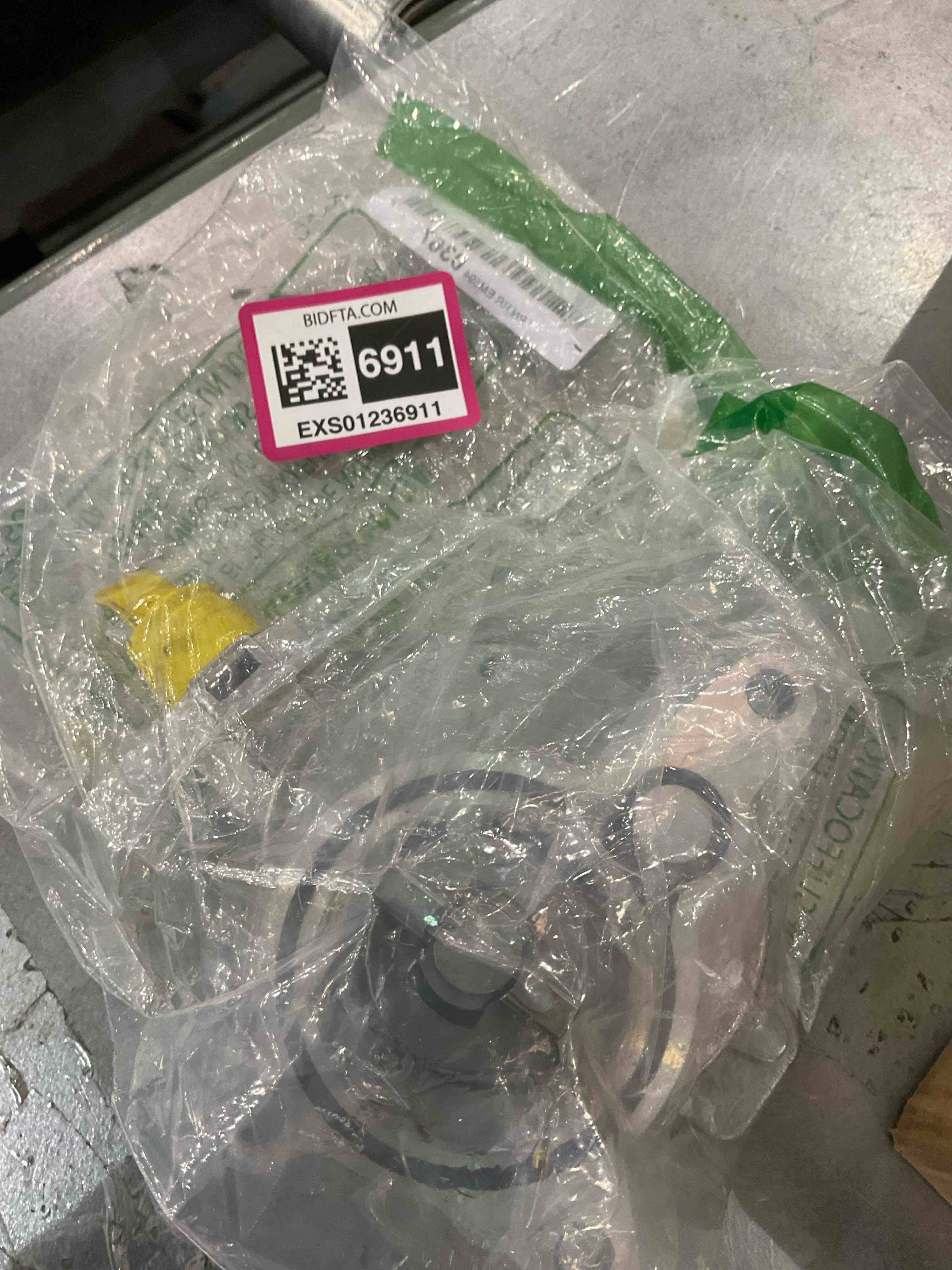 https://s3.amazonaws.com/lotting-images-prod/BargainHunt/EXS01236911_1715783618955.jpeg