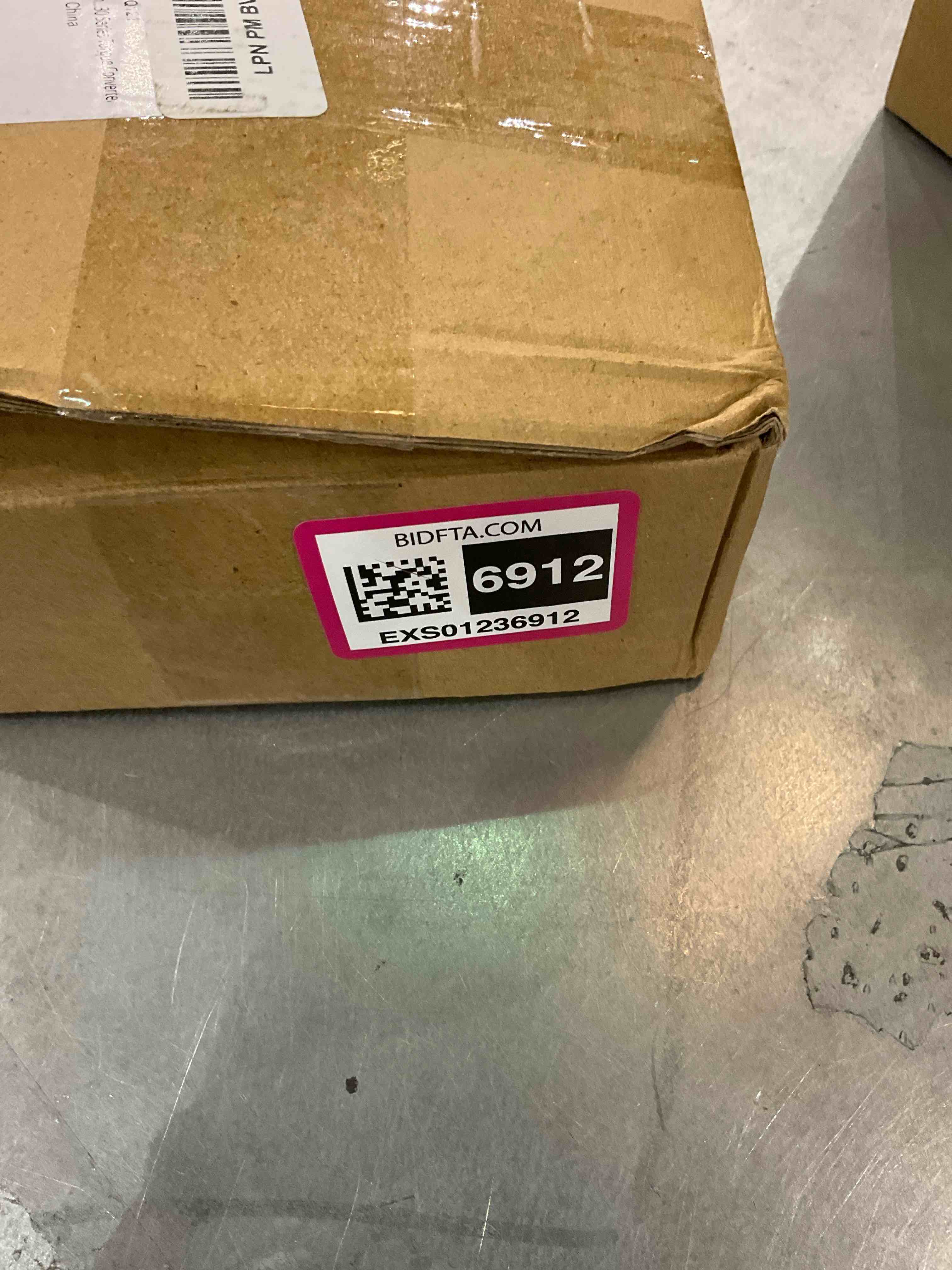 https://s3.amazonaws.com/lotting-images-prod/BargainHunt/EXS01236912_1715783660531.jpeg