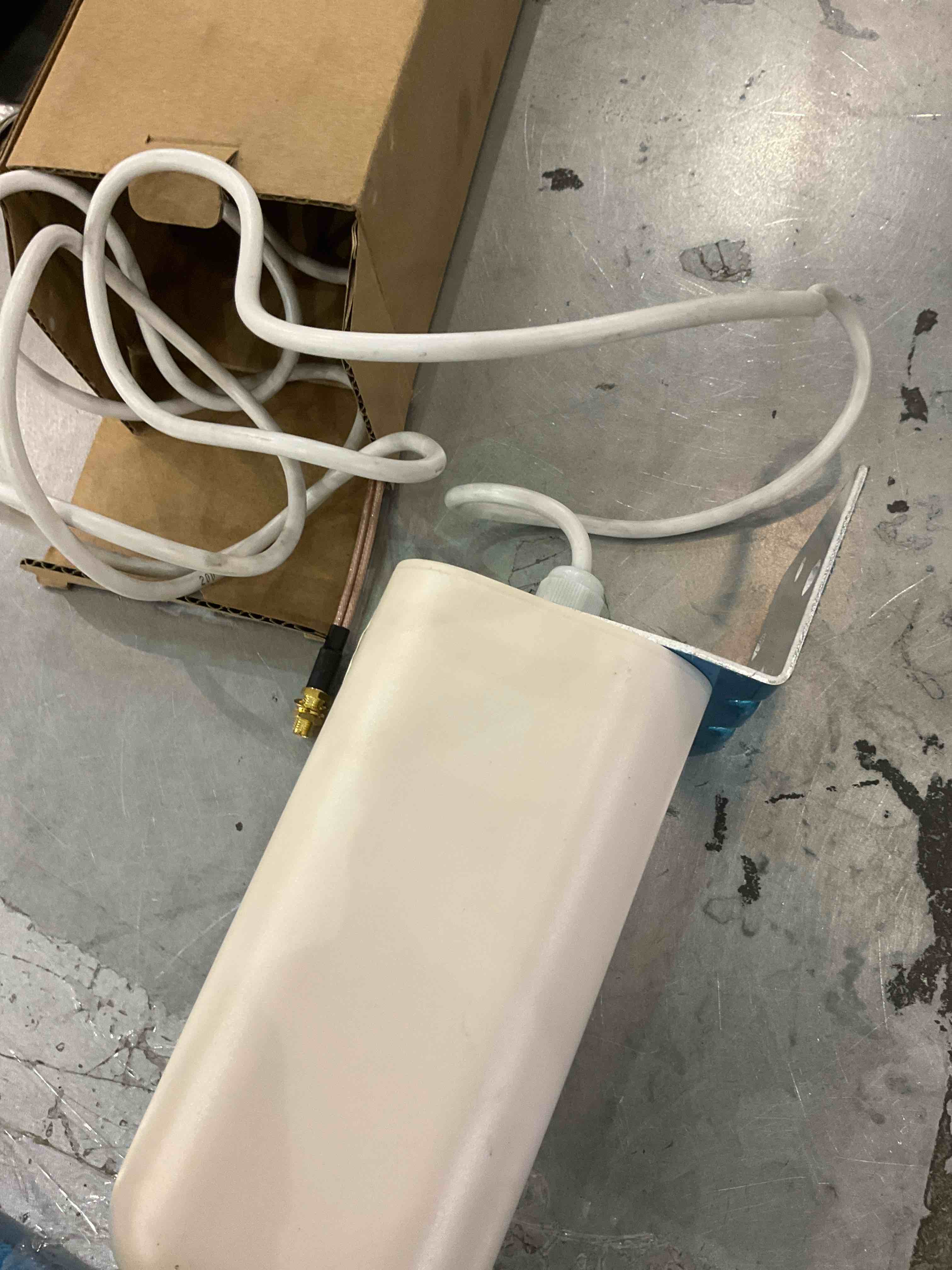 https://s3.amazonaws.com/lotting-images-prod/BargainHunt/EXS01236915_1715783949188.jpeg