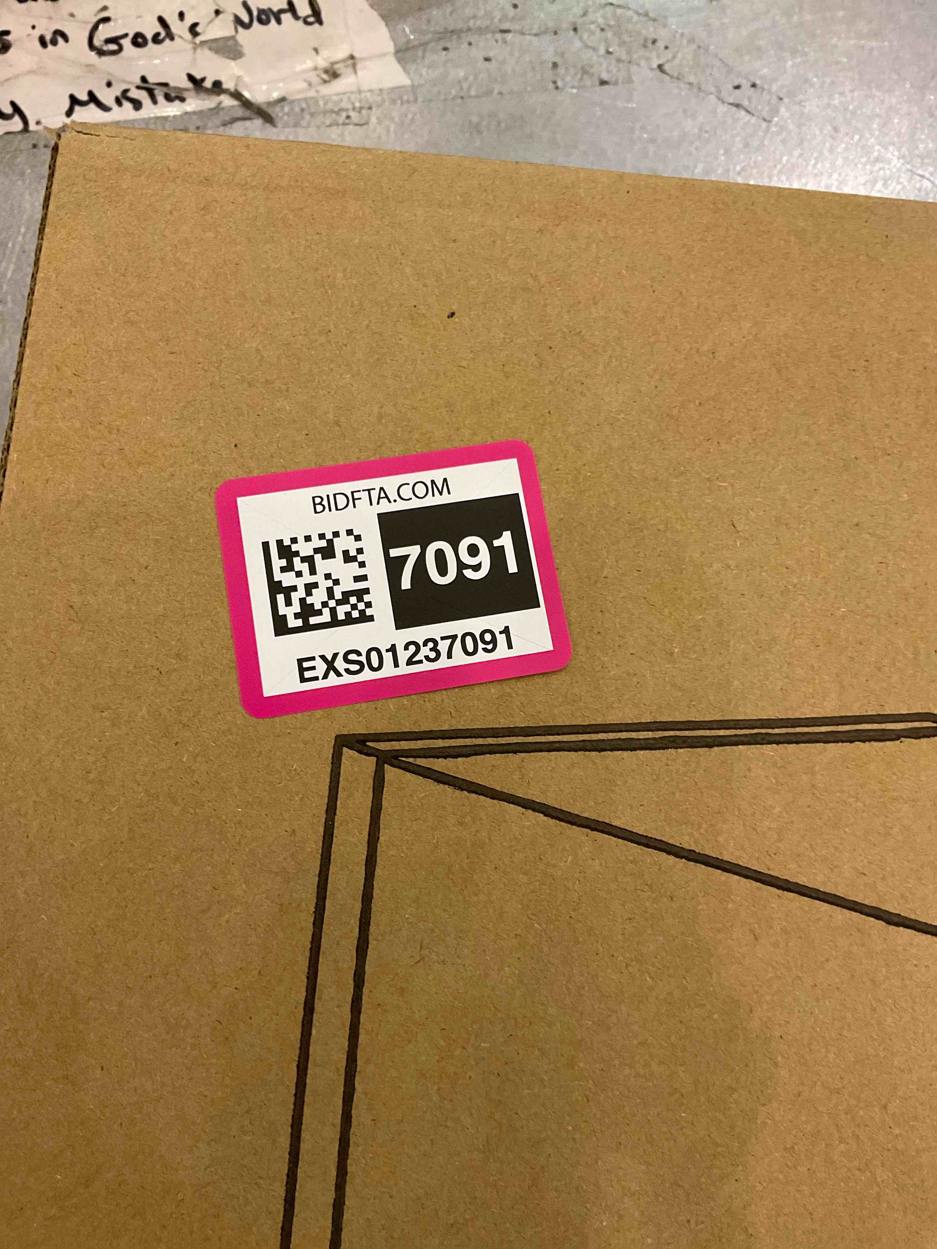 https://s3.amazonaws.com/lotting-images-prod/BargainHunt/EXS01237091_1712342391490.jpeg