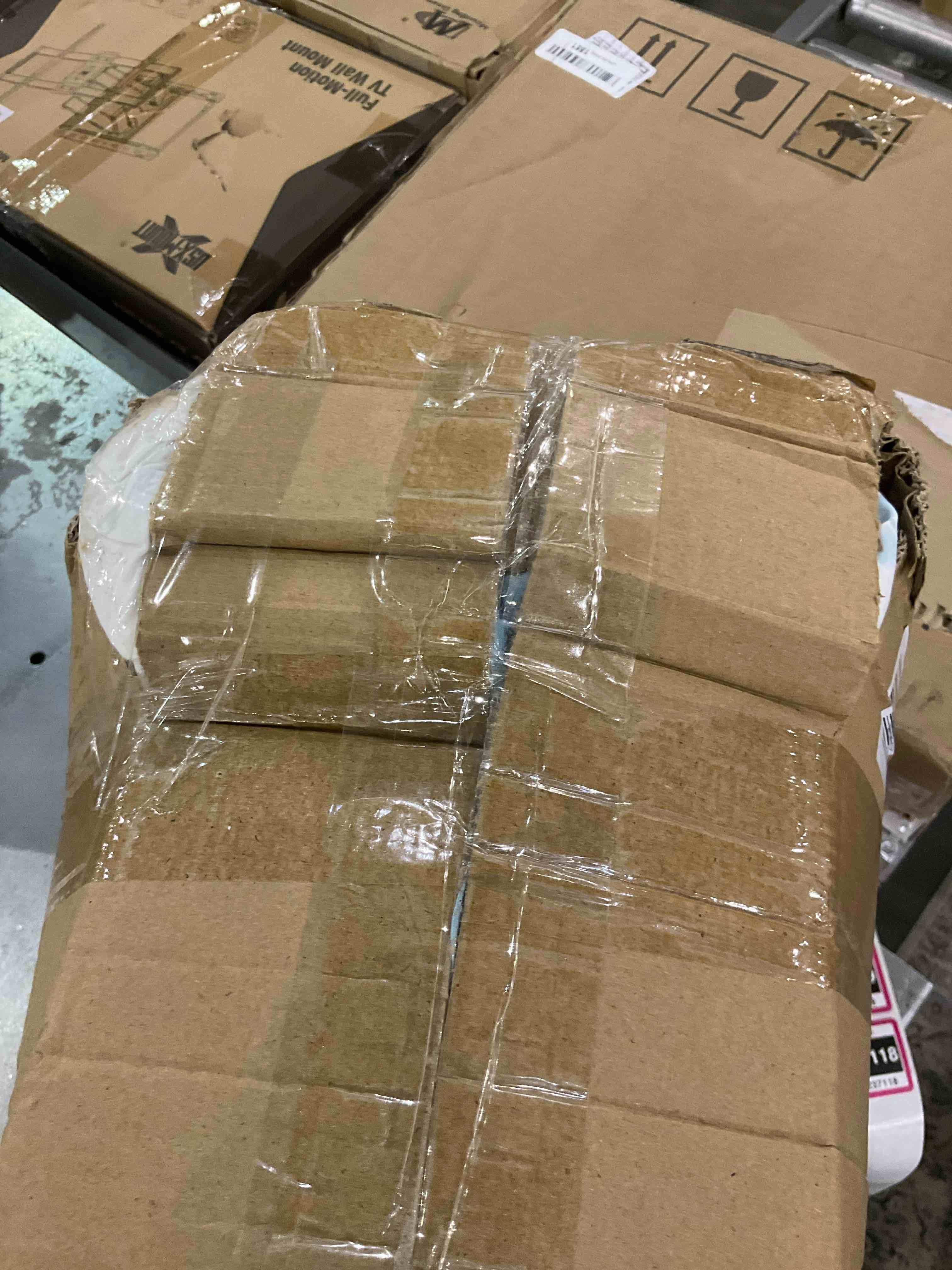 https://s3.amazonaws.com/lotting-images-prod/BargainHunt/EXS01237118_1712578865455.jpeg
