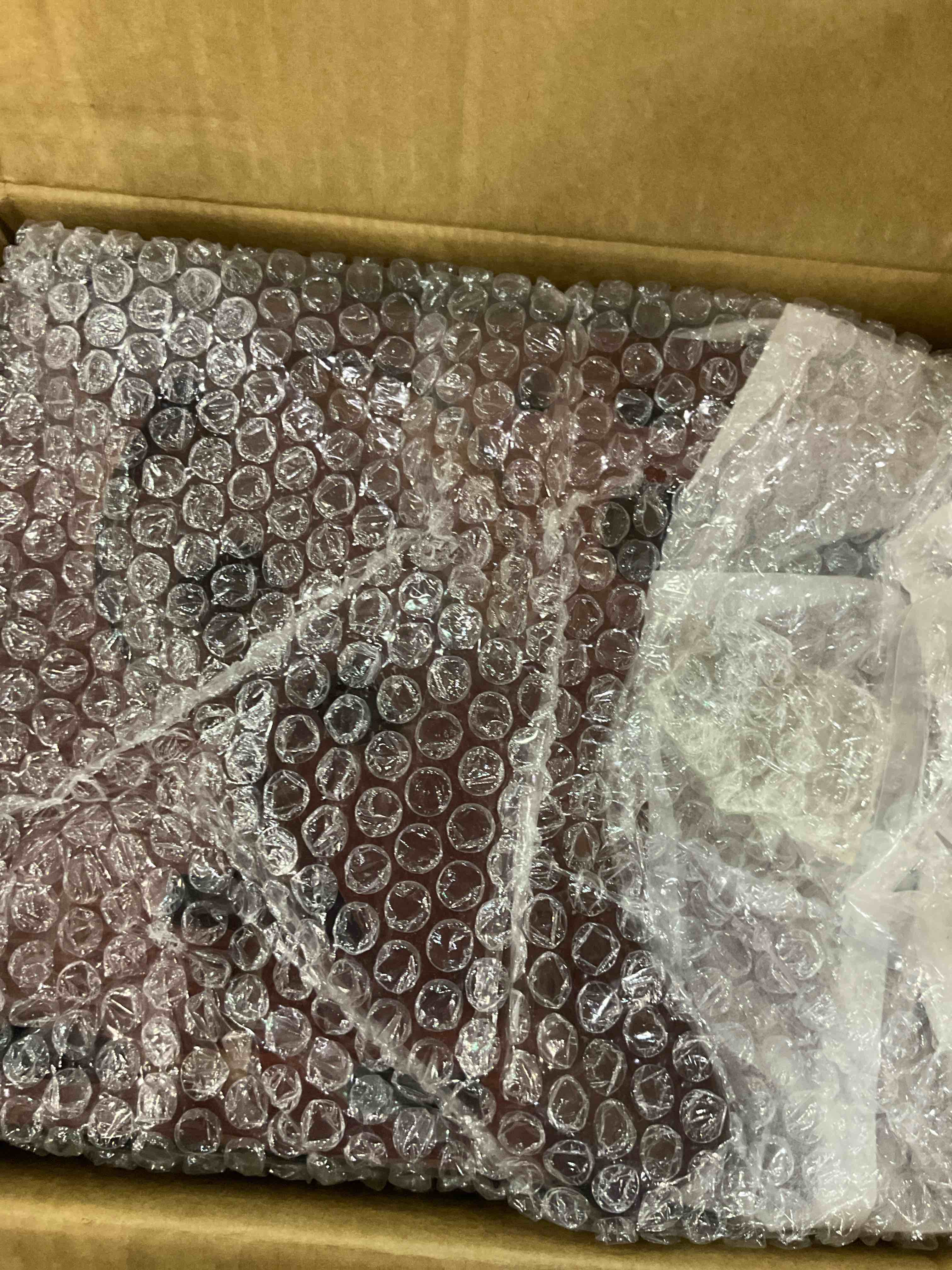 https://s3.amazonaws.com/lotting-images-prod/BargainHunt/EXS01237198_1712666675836.jpeg