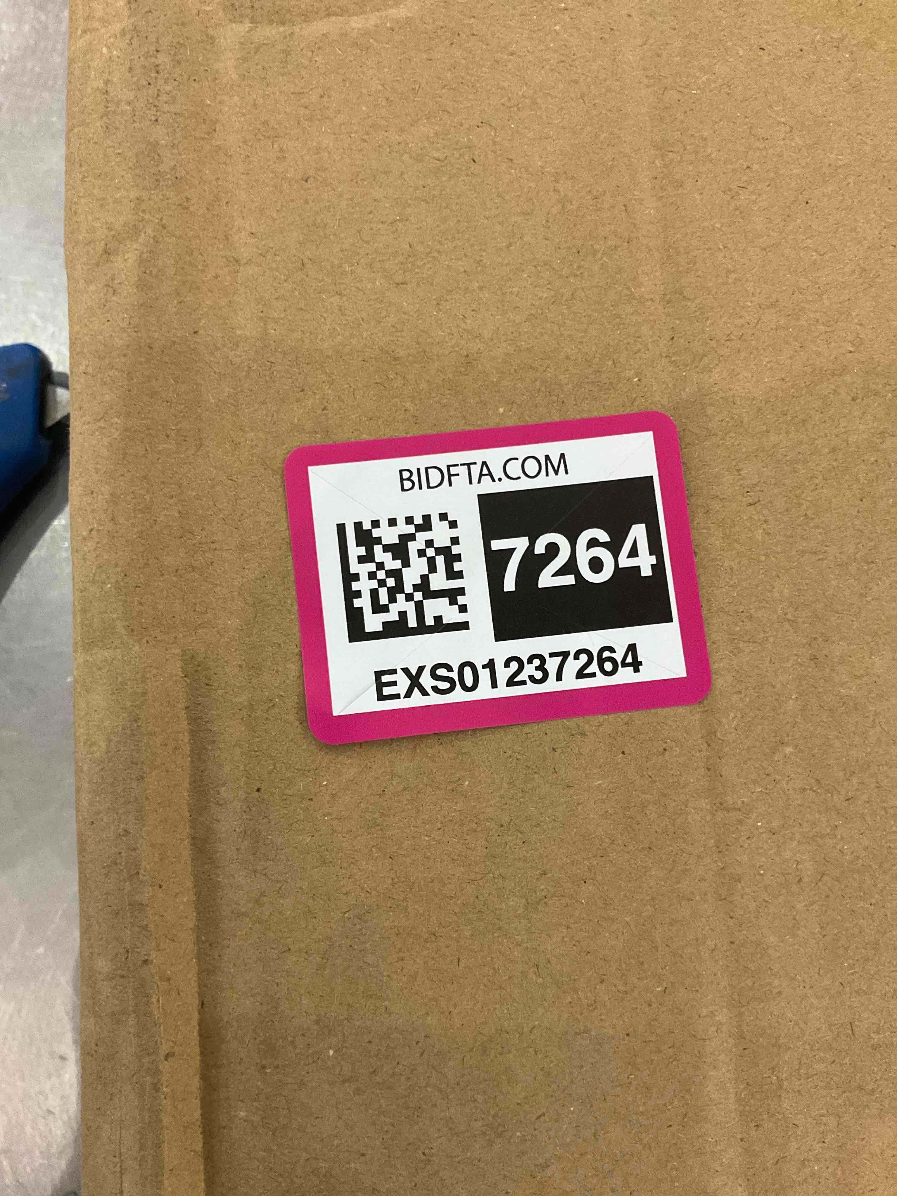 https://s3.amazonaws.com/lotting-images-prod/BargainHunt/EXS01237264_1712683490293.jpeg