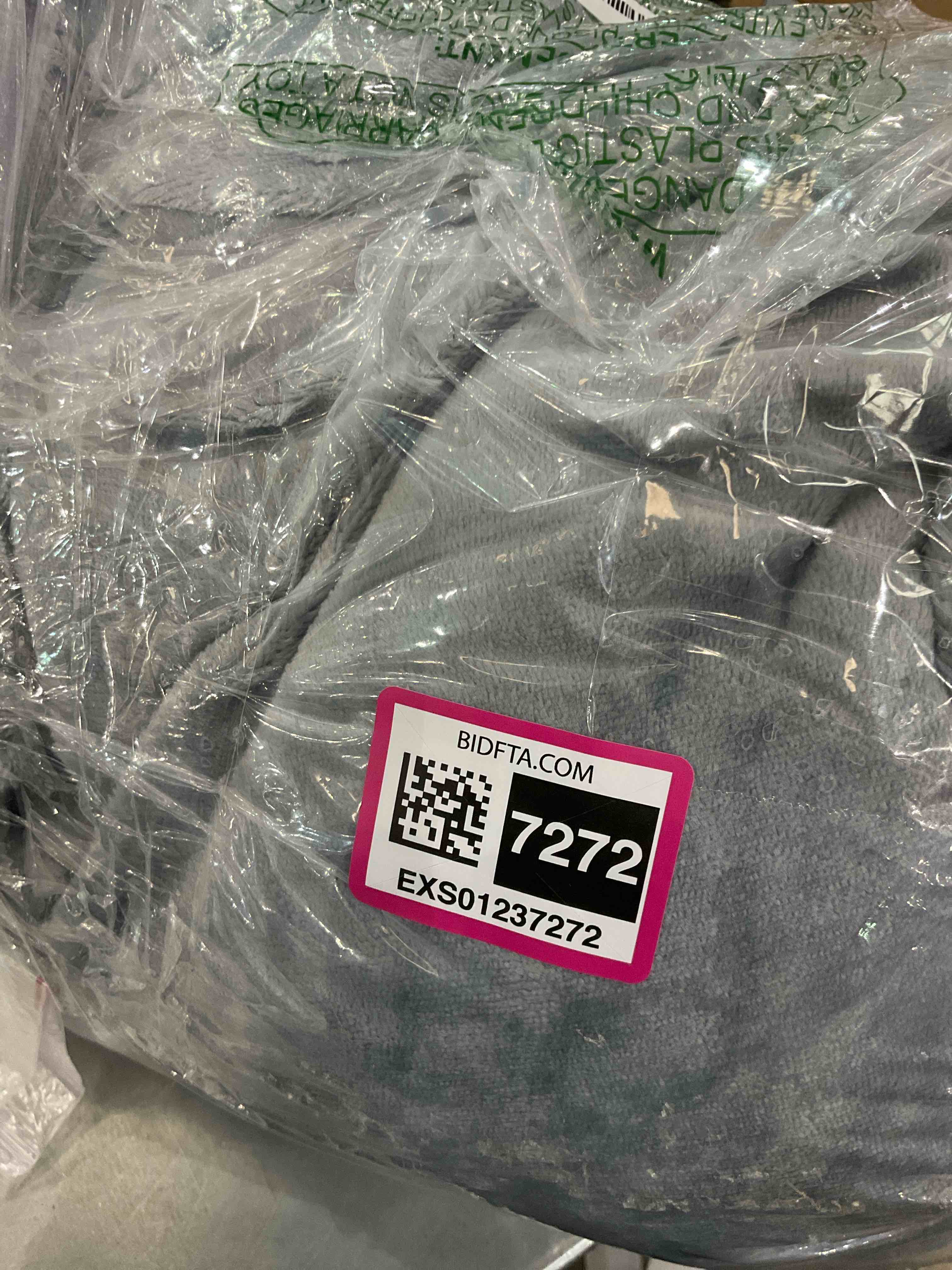 https://s3.amazonaws.com/lotting-images-prod/BargainHunt/EXS01237272_1712684082460.jpeg