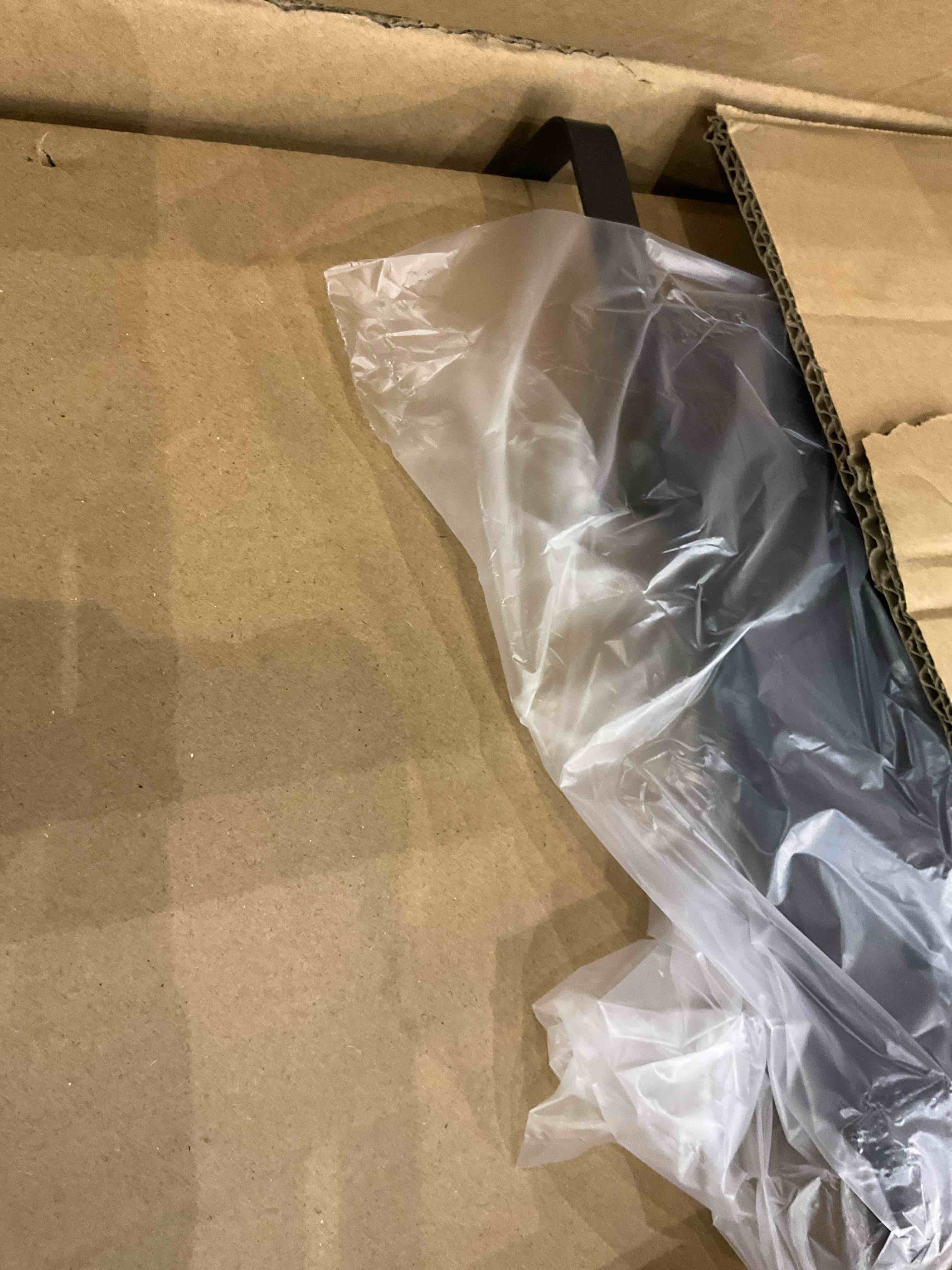 https://s3.amazonaws.com/lotting-images-prod/BargainHunt/EXS01237311_1712747881601.jpeg