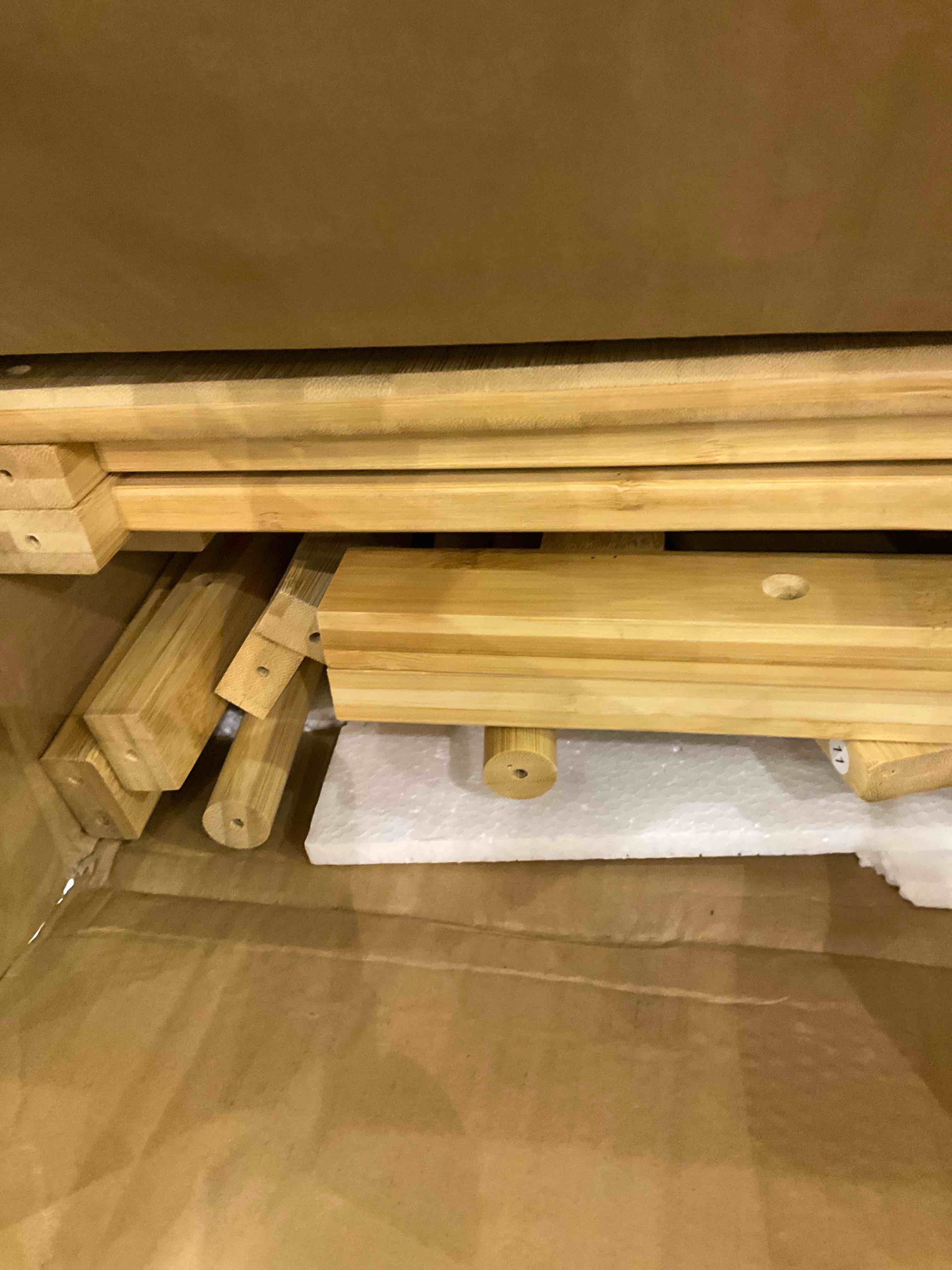 https://s3.amazonaws.com/lotting-images-prod/BargainHunt/EXS01238581_1716490580832.jpeg