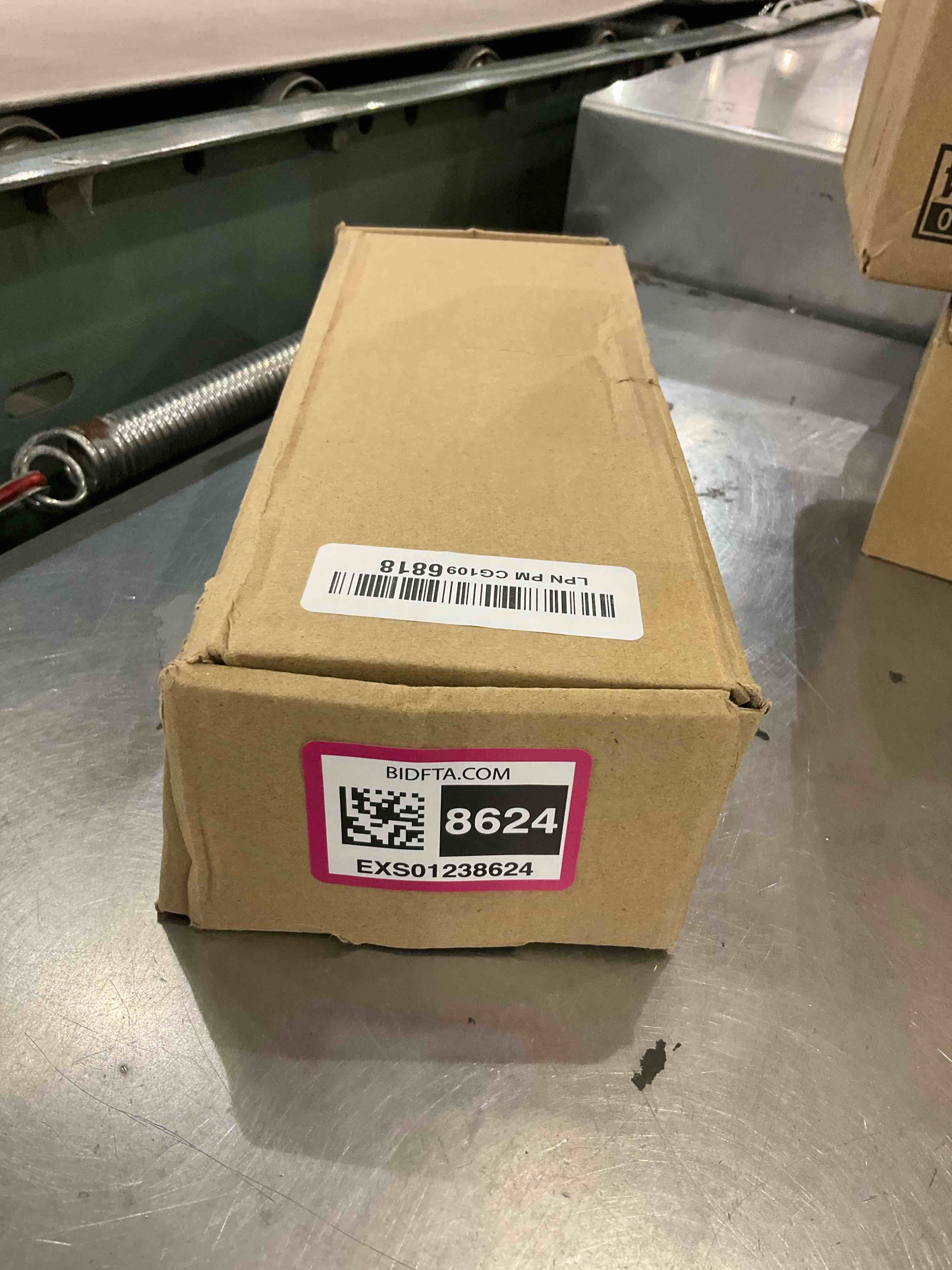 https://s3.amazonaws.com/lotting-images-prod/BargainHunt/EXS01238624_1716552018355.jpeg