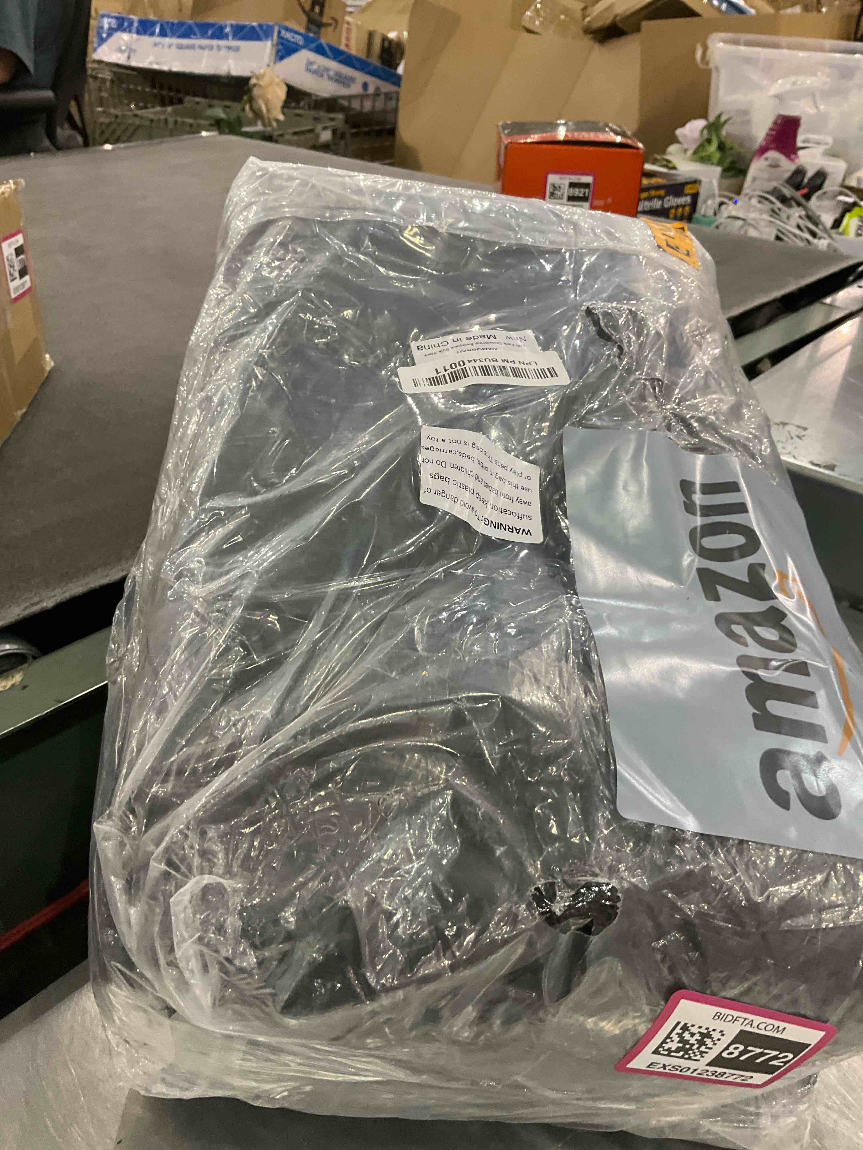 https://s3.amazonaws.com/lotting-images-prod/BargainHunt/EXS01238772_1716896990997.jpeg