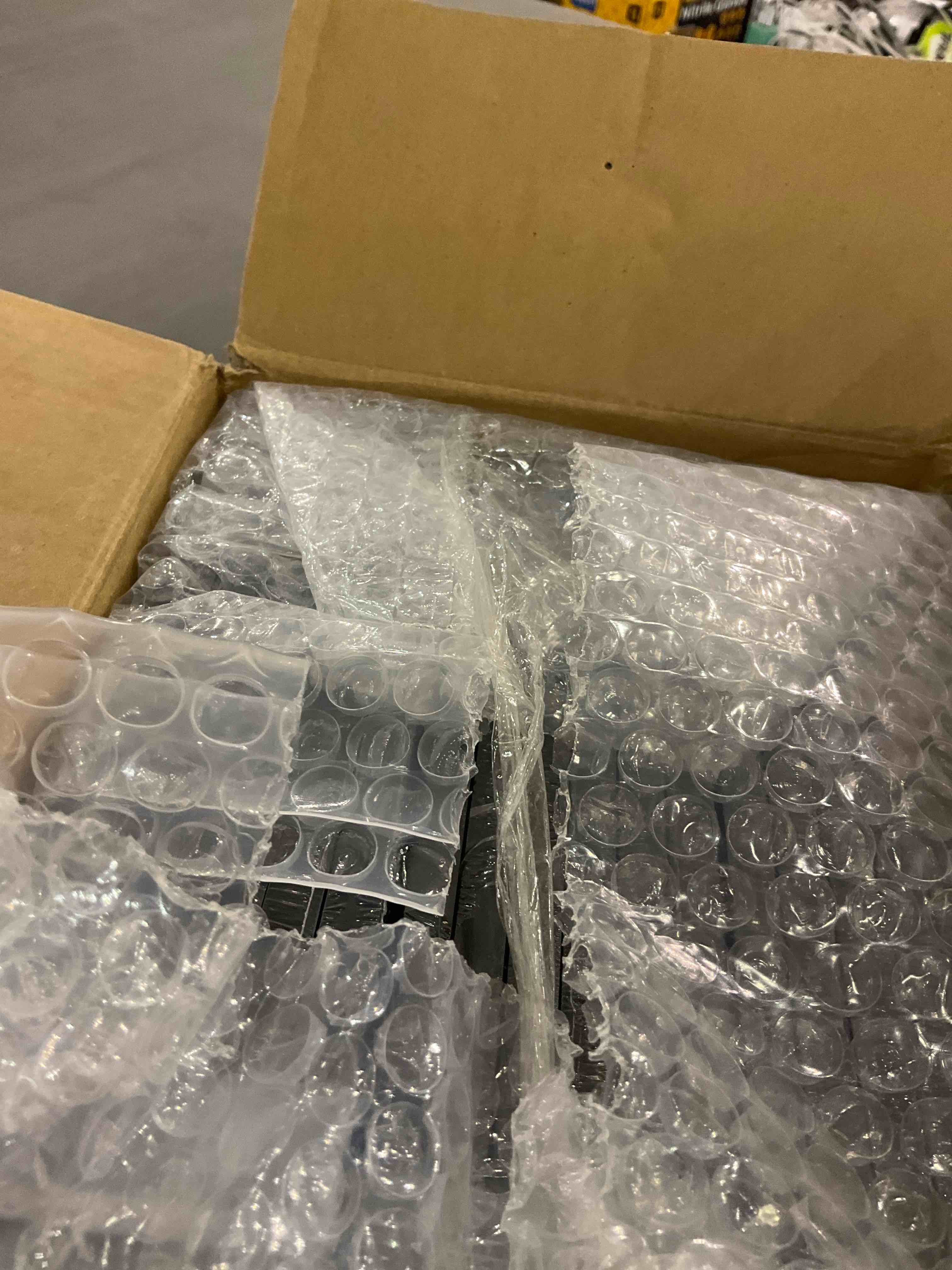 https://s3.amazonaws.com/lotting-images-prod/BargainHunt/EXS01238785_1716898323604.jpeg