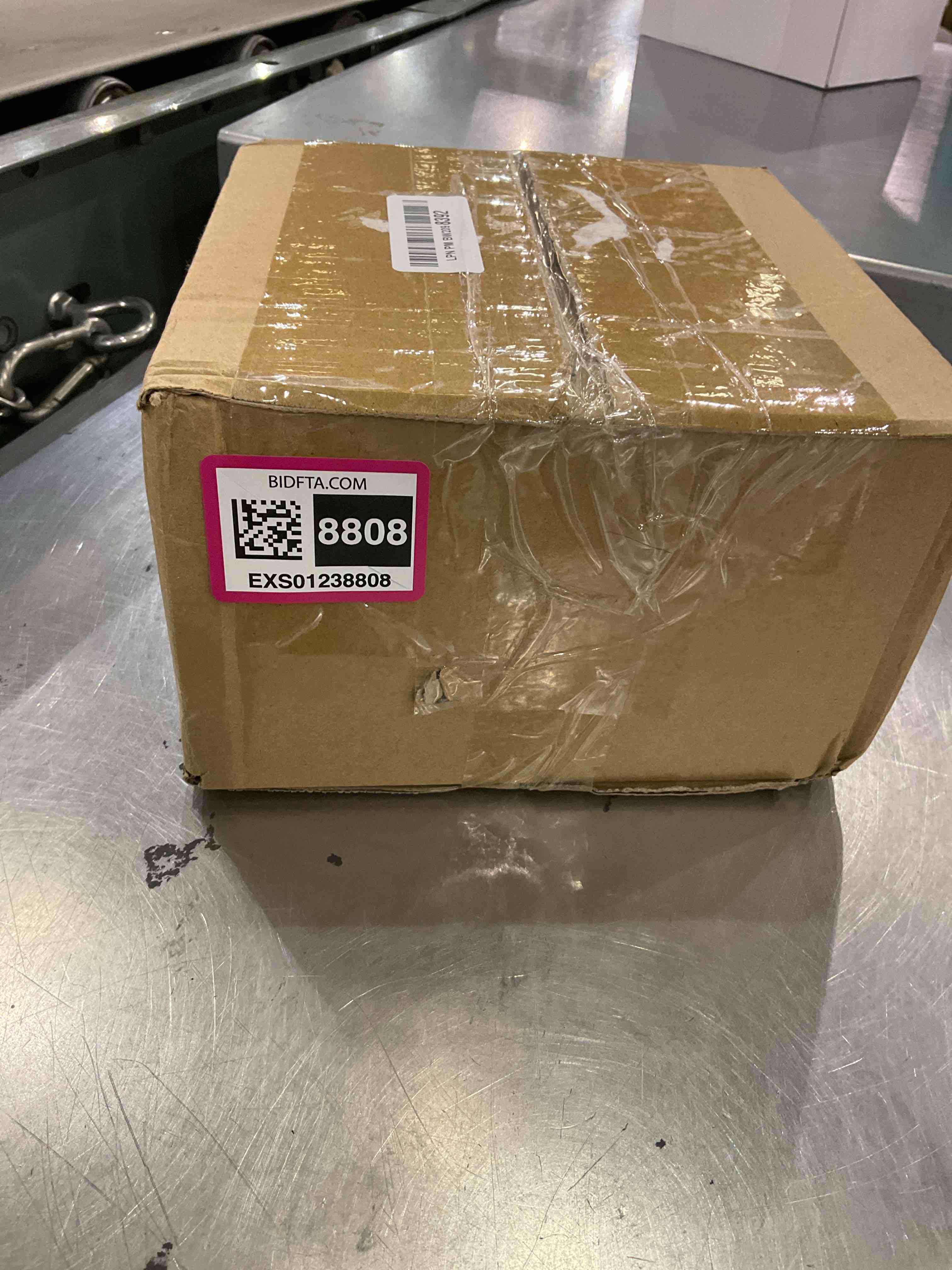 https://s3.amazonaws.com/lotting-images-prod/BargainHunt/EXS01238808_1716900592120.jpeg