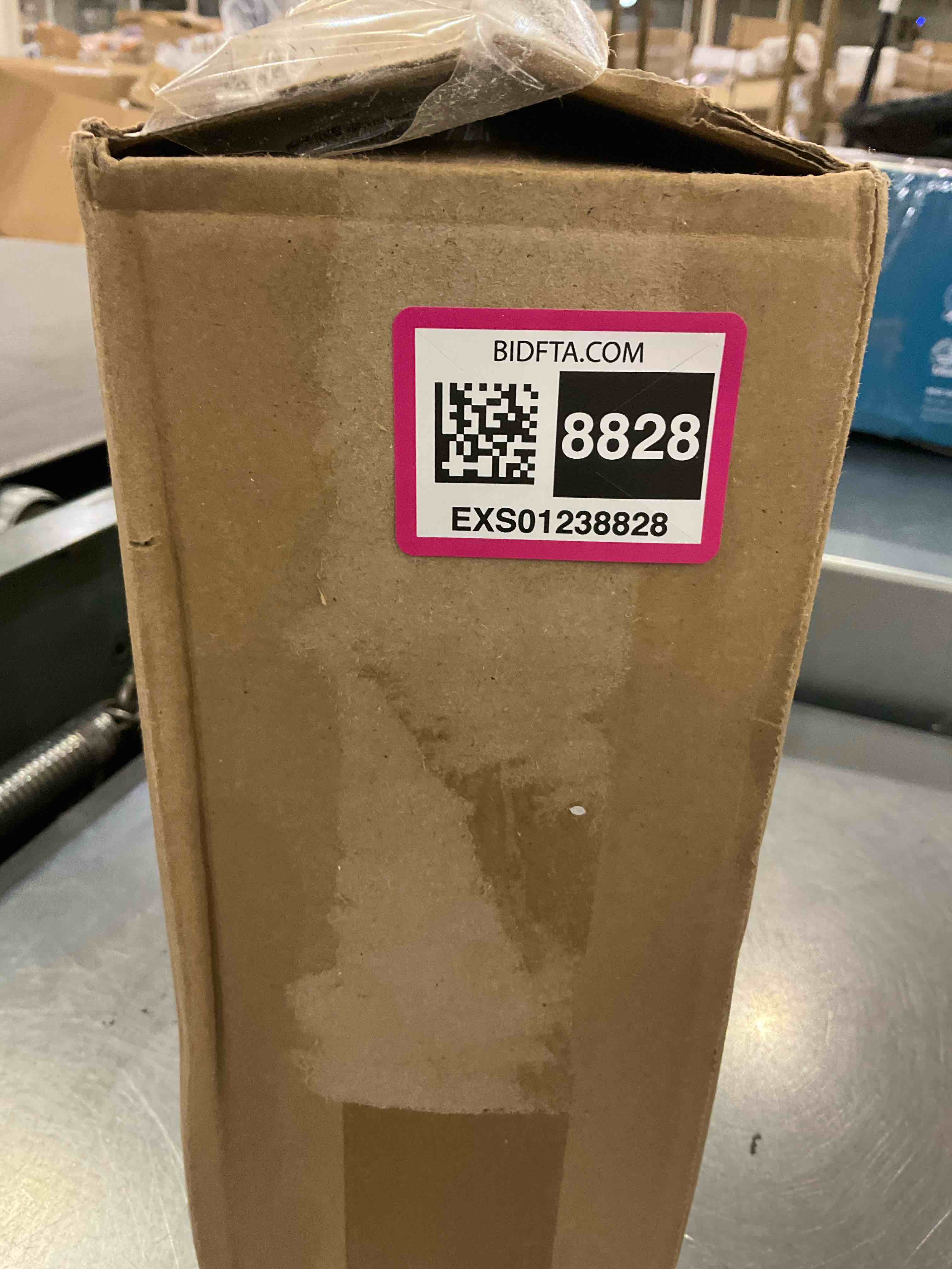 https://s3.amazonaws.com/lotting-images-prod/BargainHunt/EXS01238828_1716904813567.jpeg