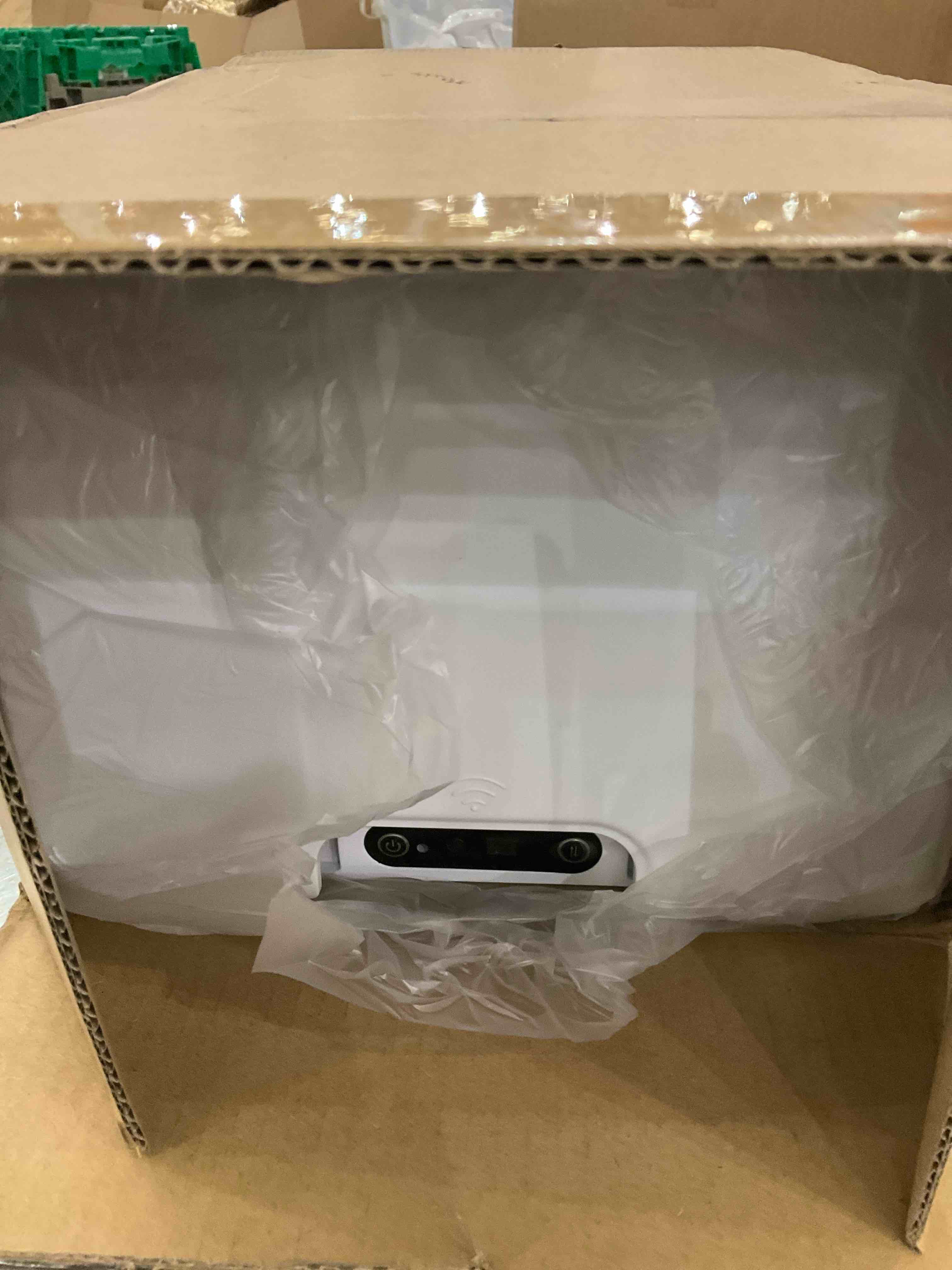 https://s3.amazonaws.com/lotting-images-prod/BargainHunt/EXS01238882_1716909897216.jpeg