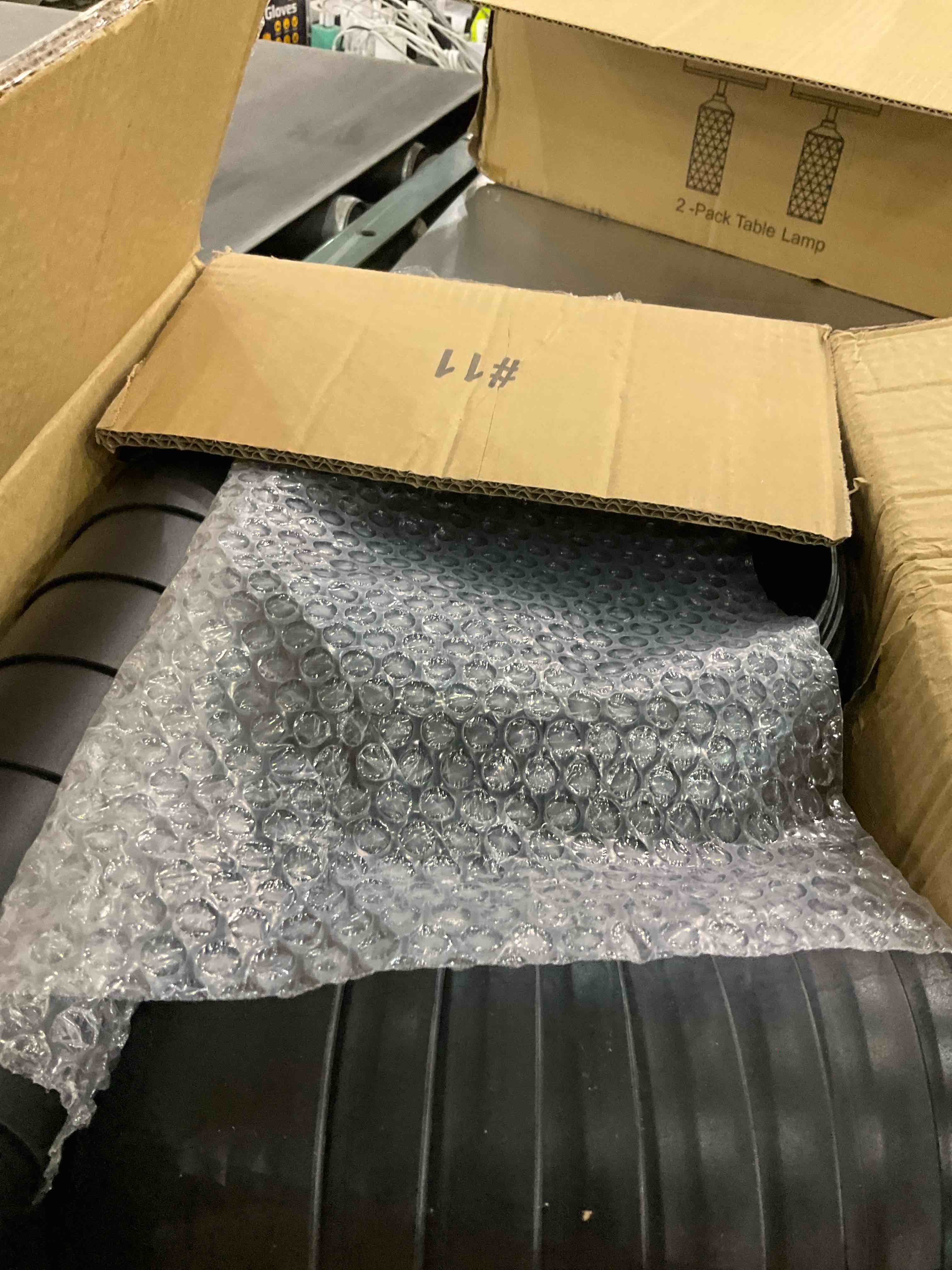 https://s3.amazonaws.com/lotting-images-prod/BargainHunt/EXS01238963_1716981515011.jpeg