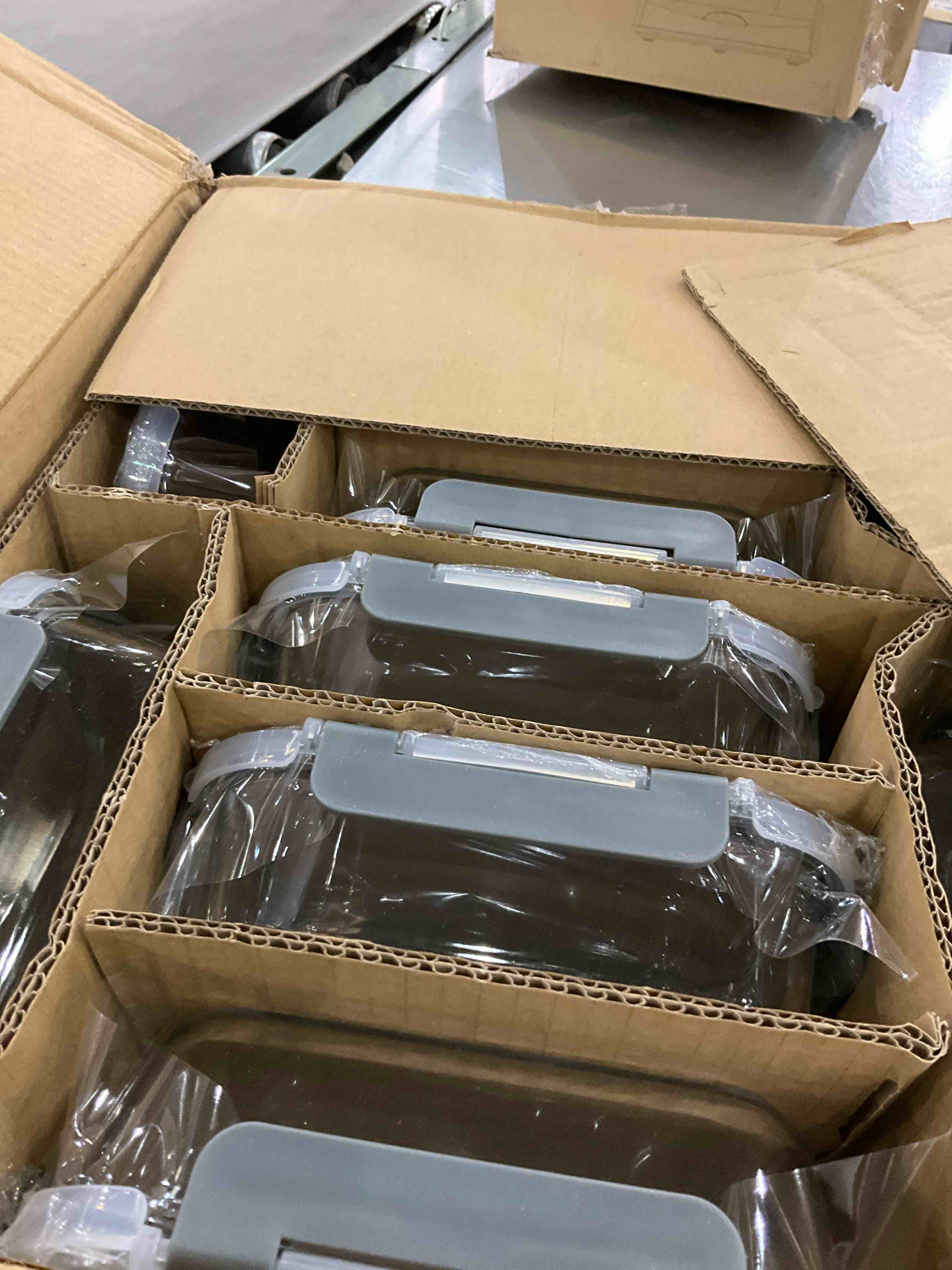 https://s3.amazonaws.com/lotting-images-prod/BargainHunt/EXS01238975_1716982911283.jpeg