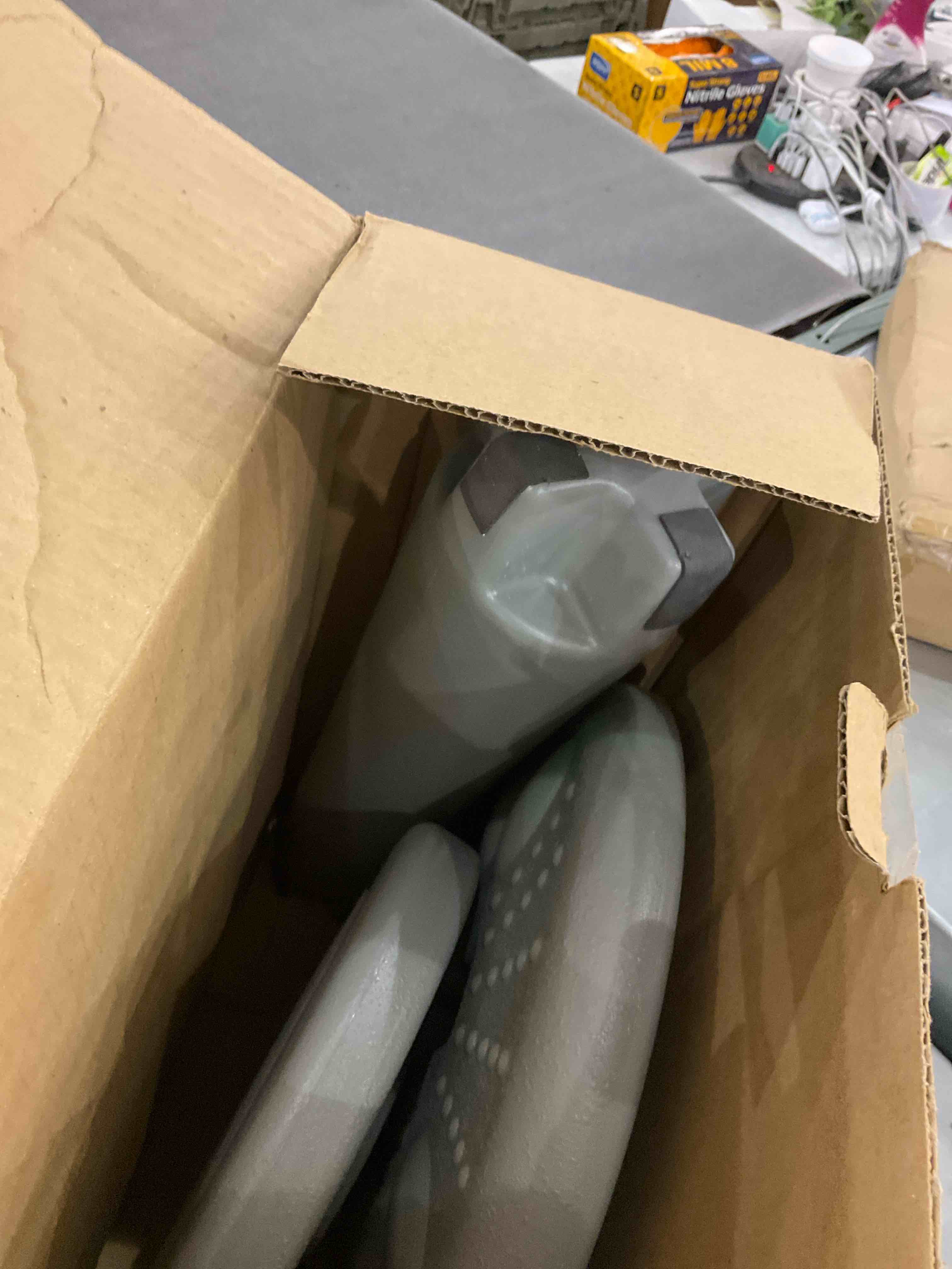 https://s3.amazonaws.com/lotting-images-prod/BargainHunt/EXS01238976_1716983197474.jpeg