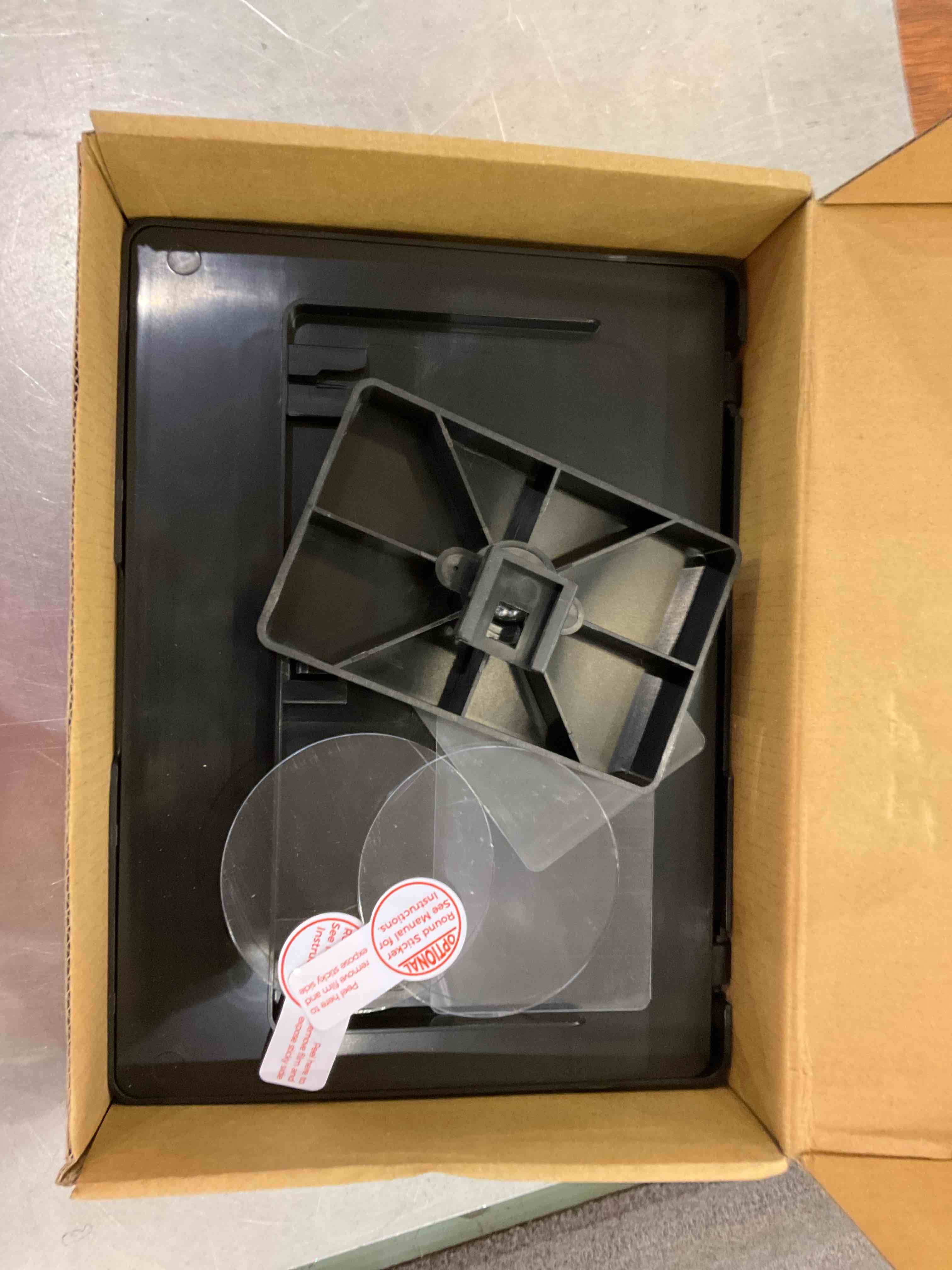 https://s3.amazonaws.com/lotting-images-prod/BargainHunt/EXS01239013_1712769794947.jpeg
