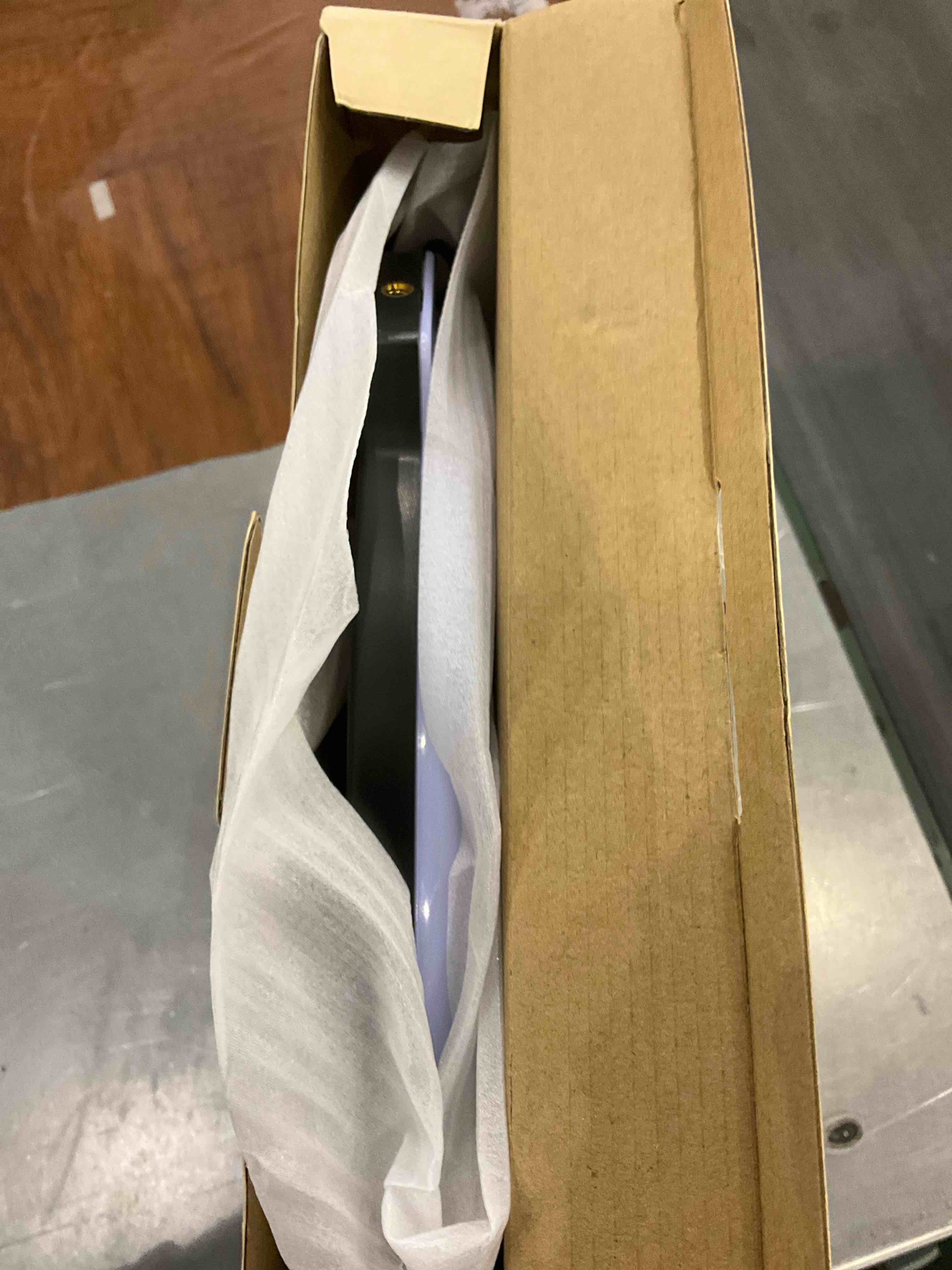 https://s3.amazonaws.com/lotting-images-prod/BargainHunt/EXS01239056_1712834789181.jpeg