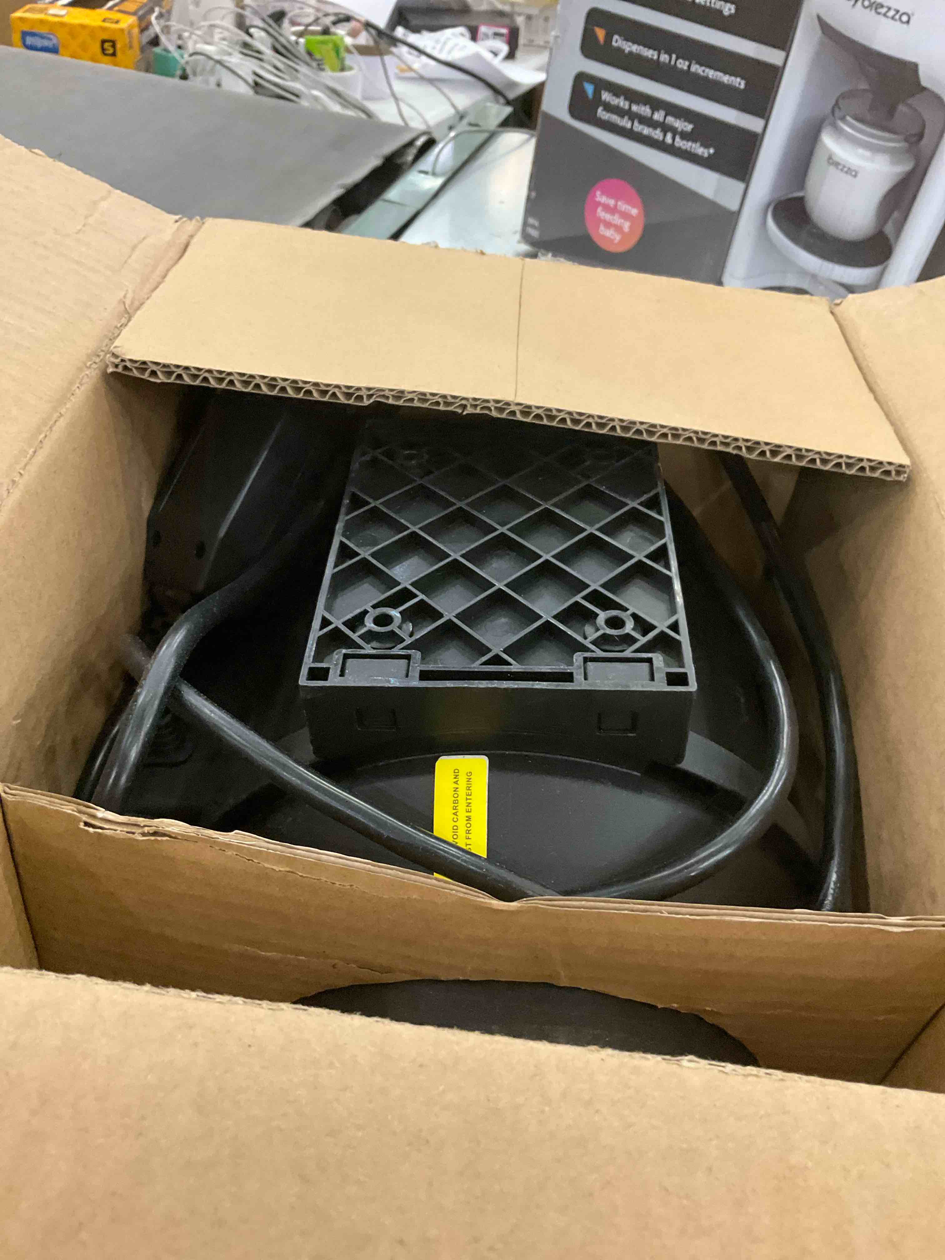 https://s3.amazonaws.com/lotting-images-prod/BargainHunt/EXS01239508_1717692181536.jpeg