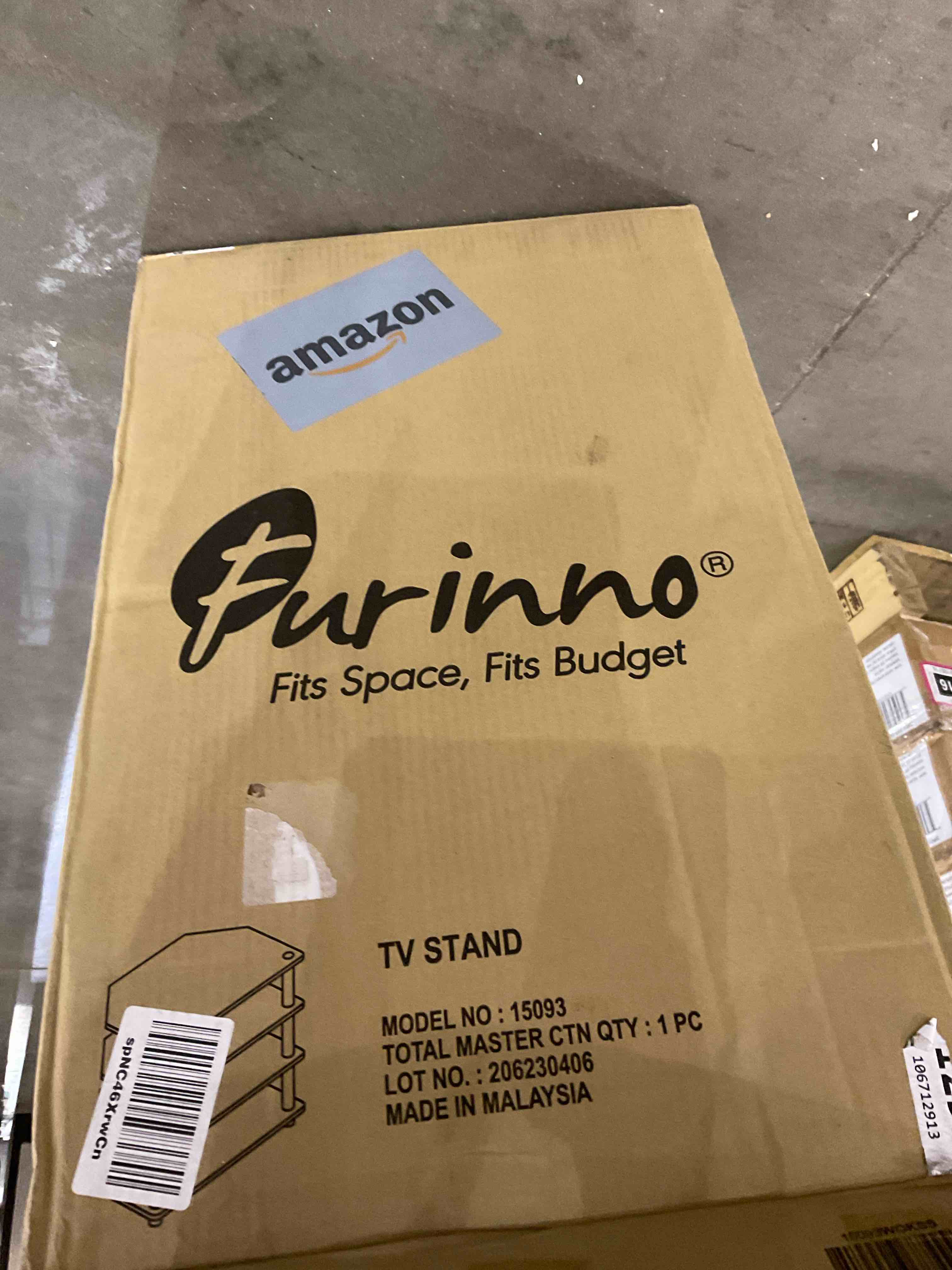 https://s3.amazonaws.com/lotting-images-prod/BargainHunt/EXS01239516_1717694079406.jpeg