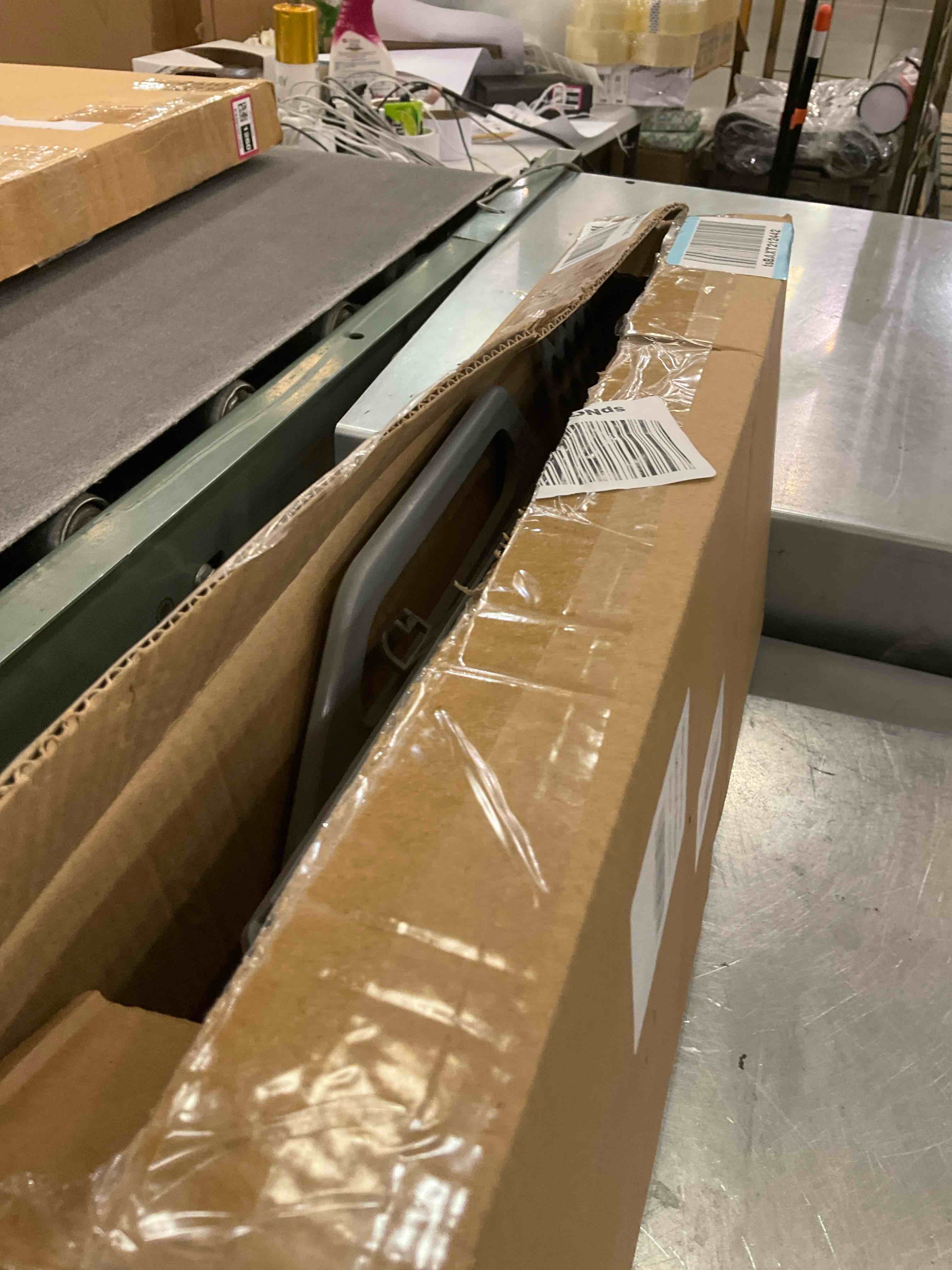 https://s3.amazonaws.com/lotting-images-prod/BargainHunt/EXS01239539_1717693886604.jpeg
