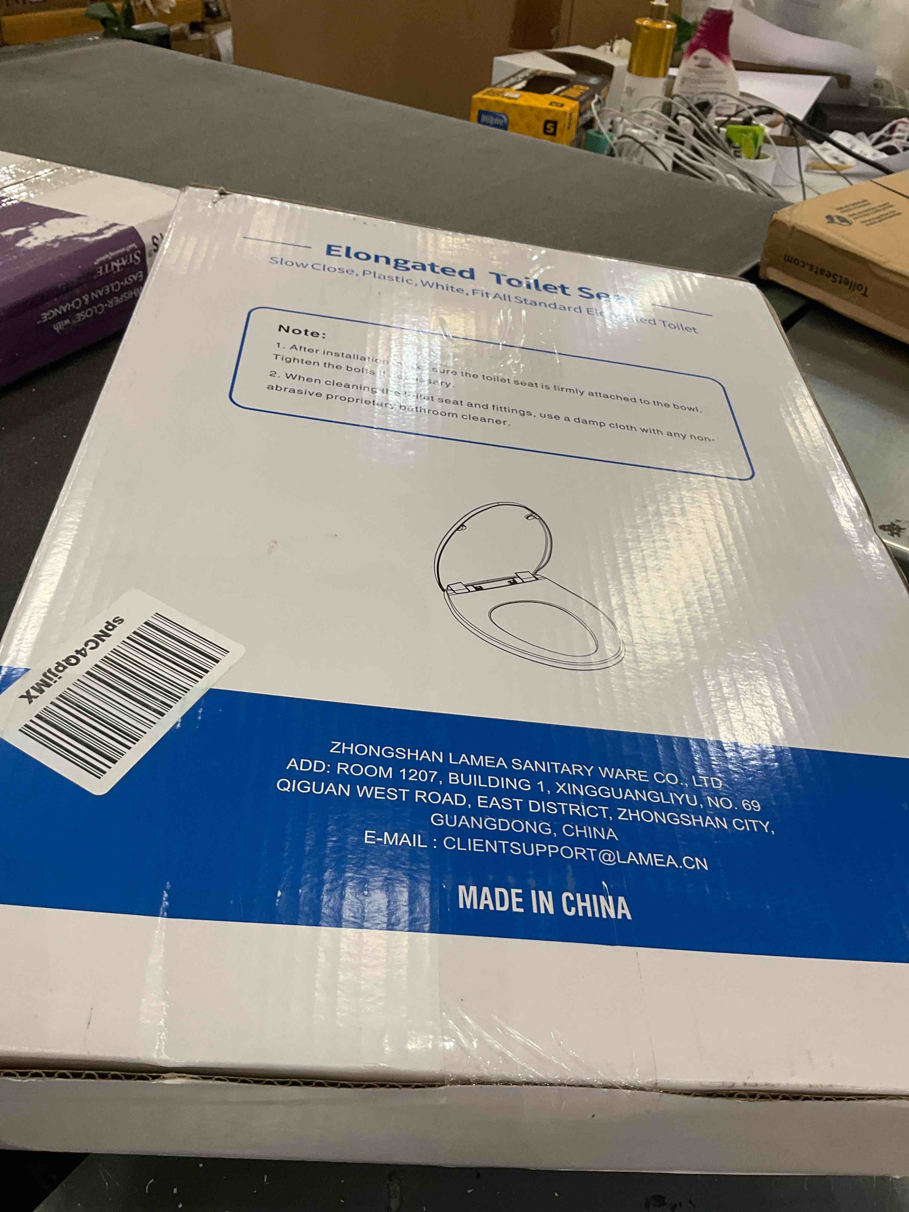 Toilet seat Elongated with Slow Close Hinges, Four Bumpers Never Loosen and Easily Remove, Two Sets of Parts, Plastic, White