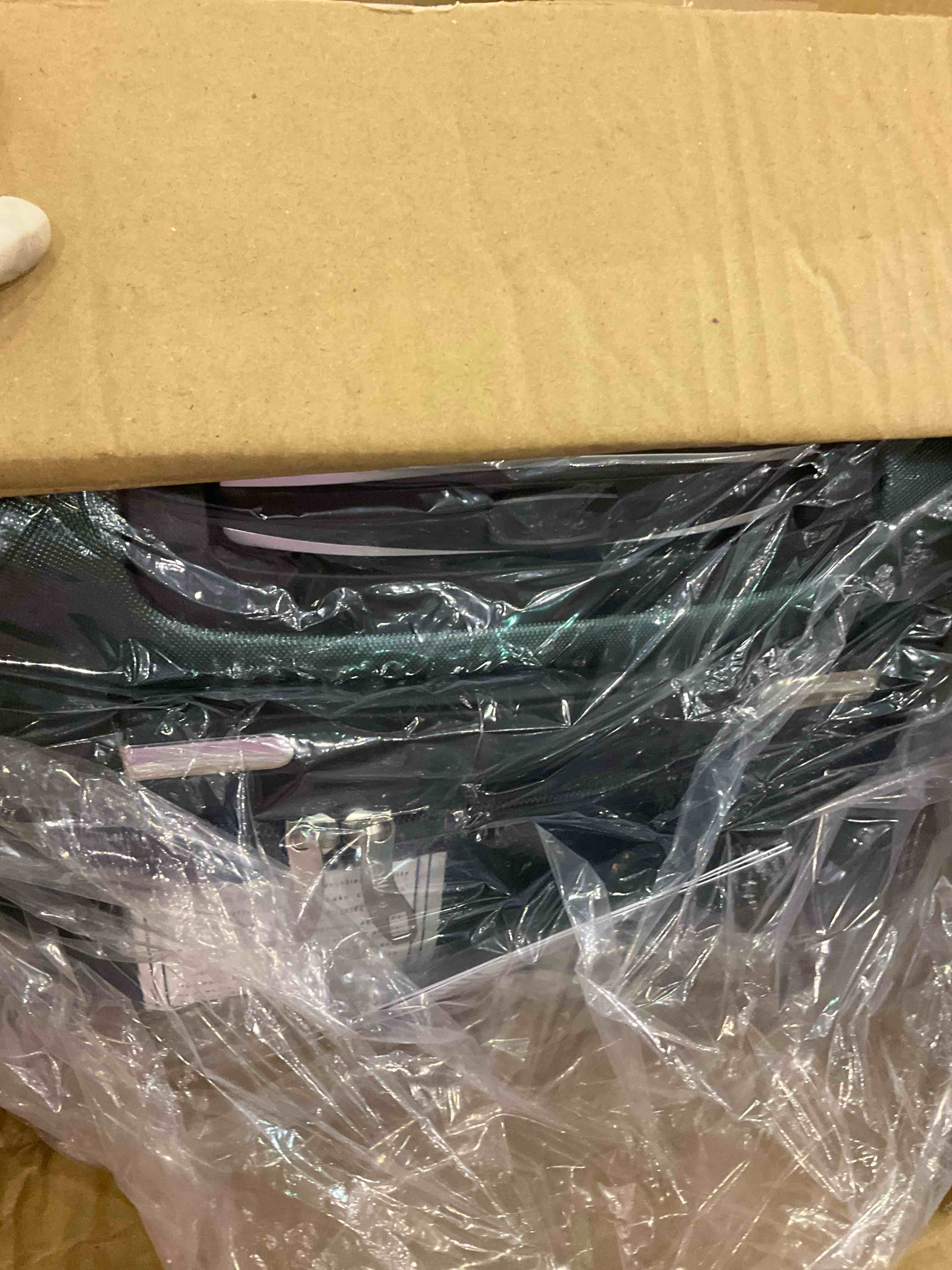 https://s3.amazonaws.com/lotting-images-prod/BargainHunt/EXS01239608_1717760550338.jpeg