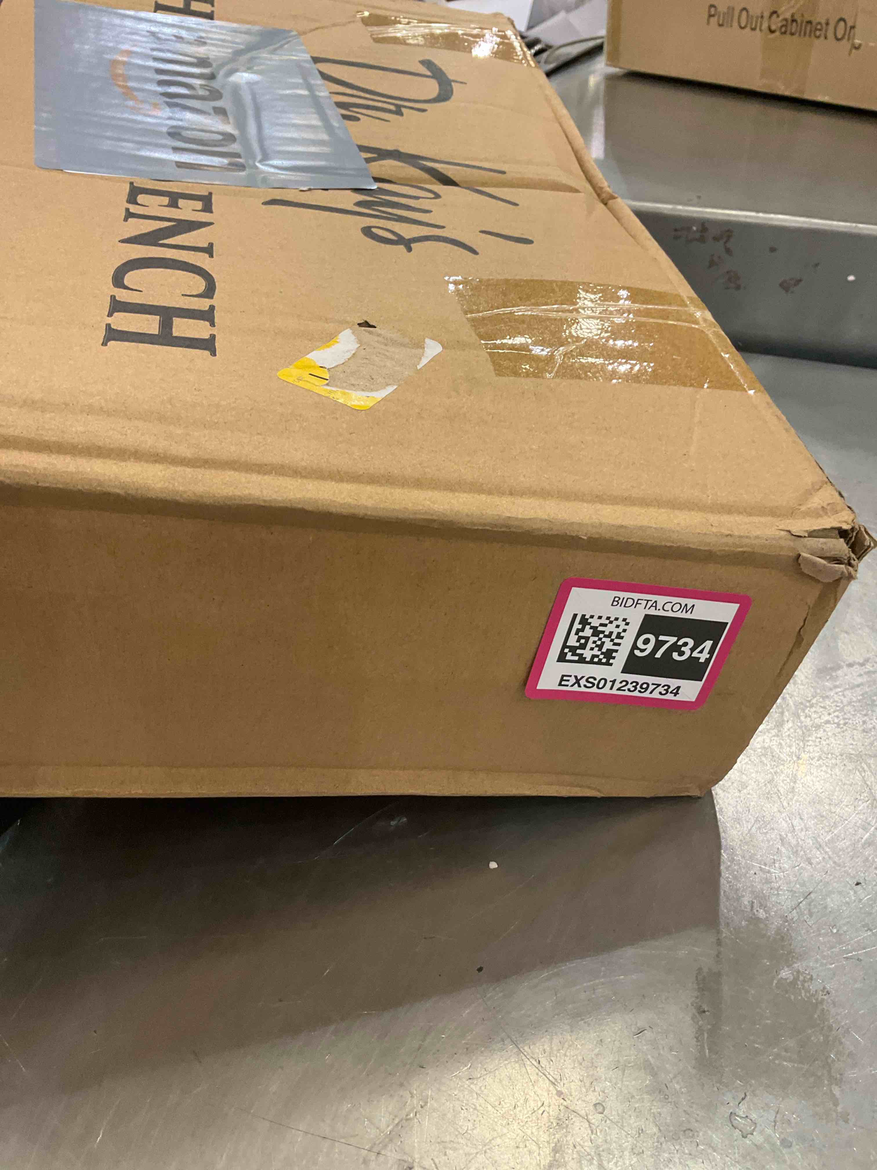 https://s3.amazonaws.com/lotting-images-prod/BargainHunt/EXS01239734_1717773910996.jpeg