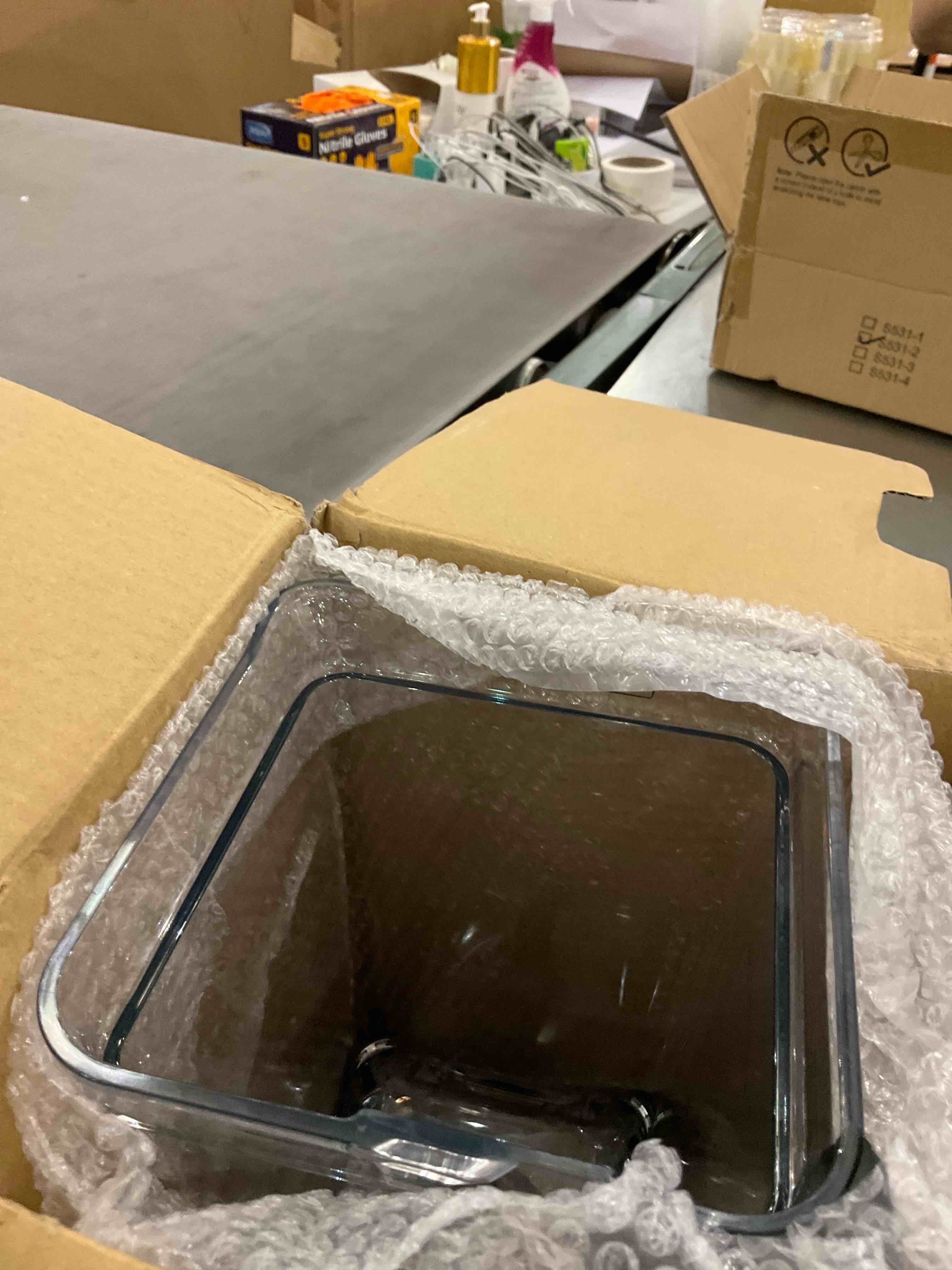 https://s3.amazonaws.com/lotting-images-prod/BargainHunt/EXS01239739_1717774413640.jpeg