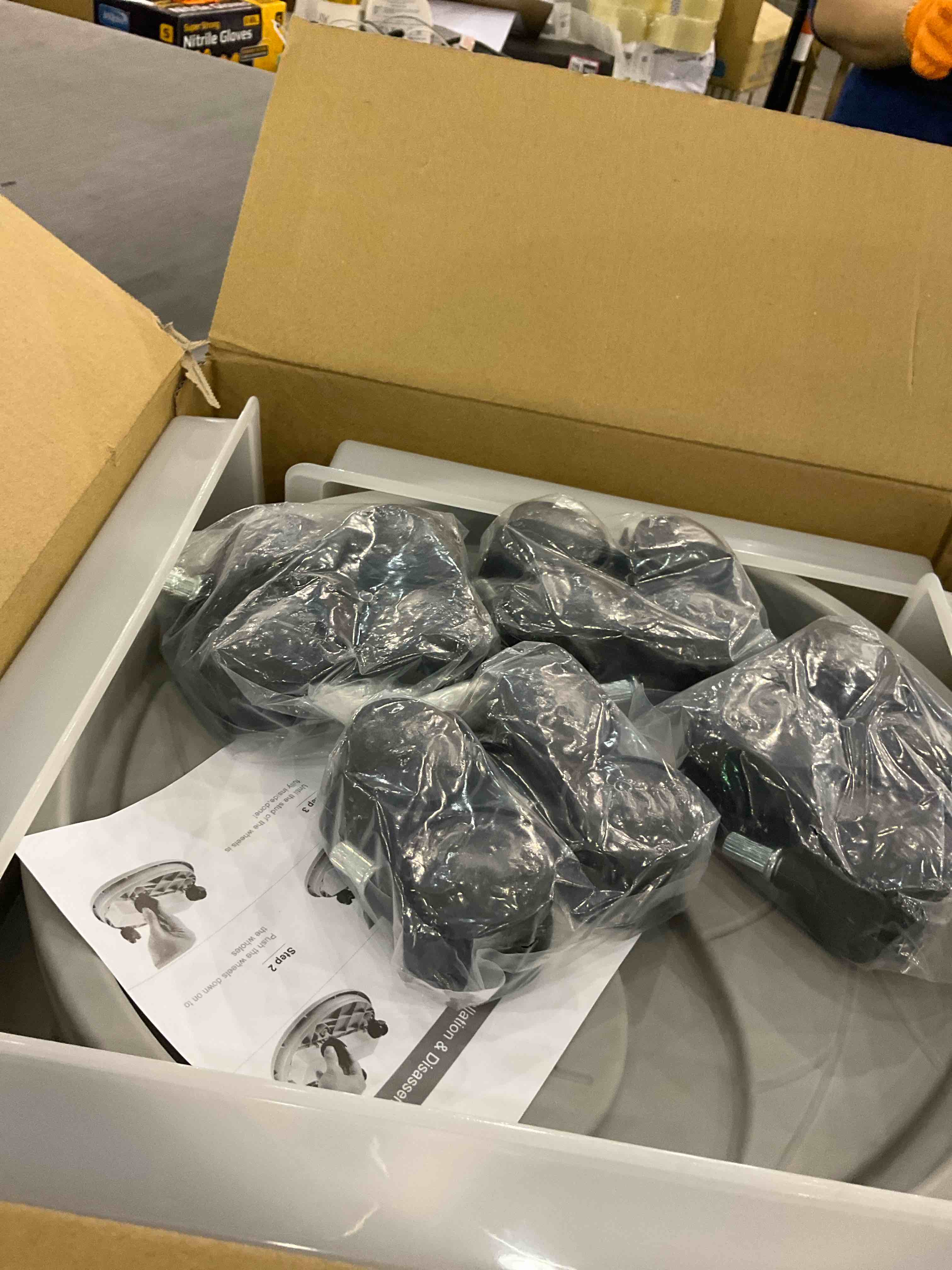 https://s3.amazonaws.com/lotting-images-prod/BargainHunt/EXS01239794_1718019237041.jpeg