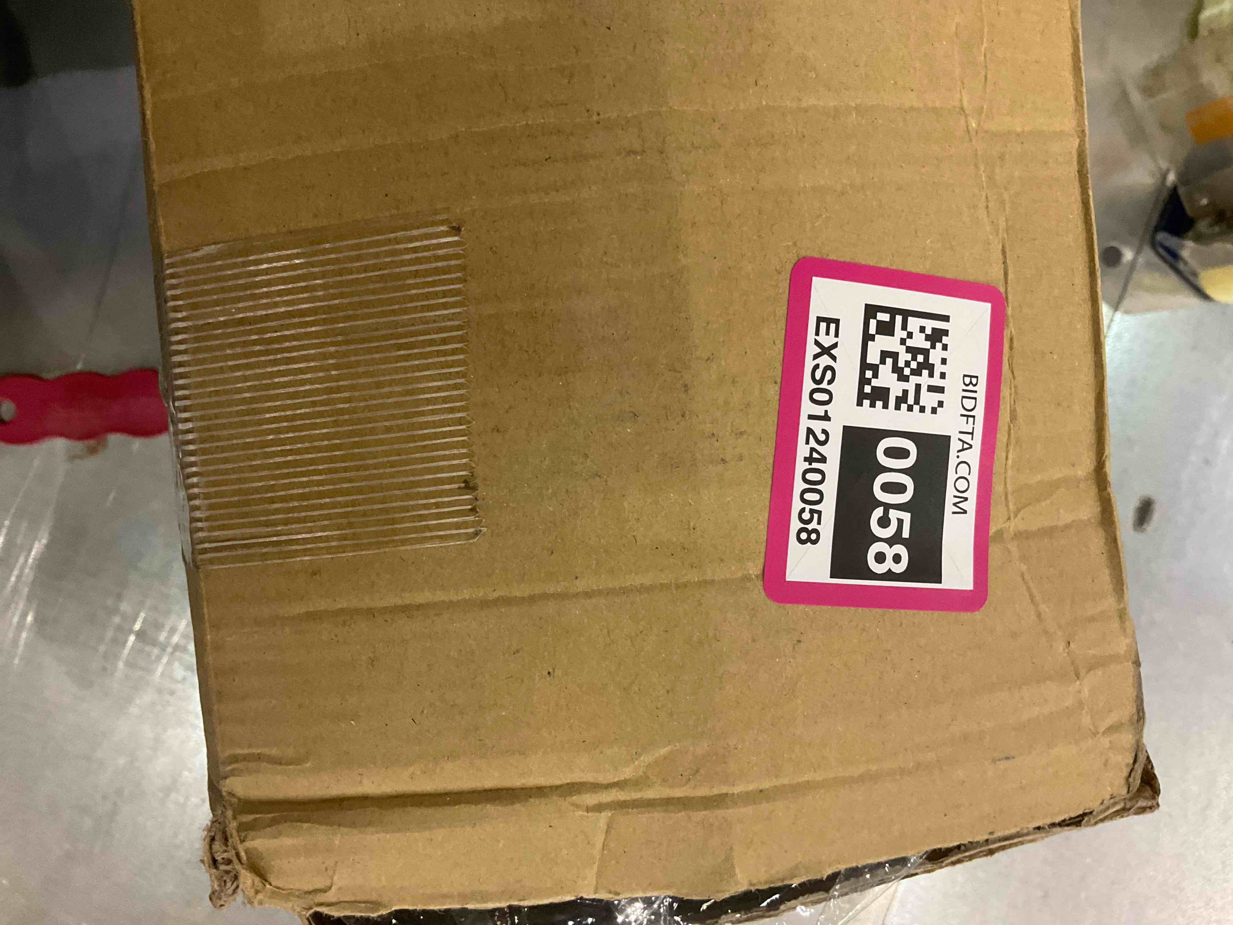 https://s3.amazonaws.com/lotting-images-prod/BargainHunt/EXS01240058_1709655438734.jpeg