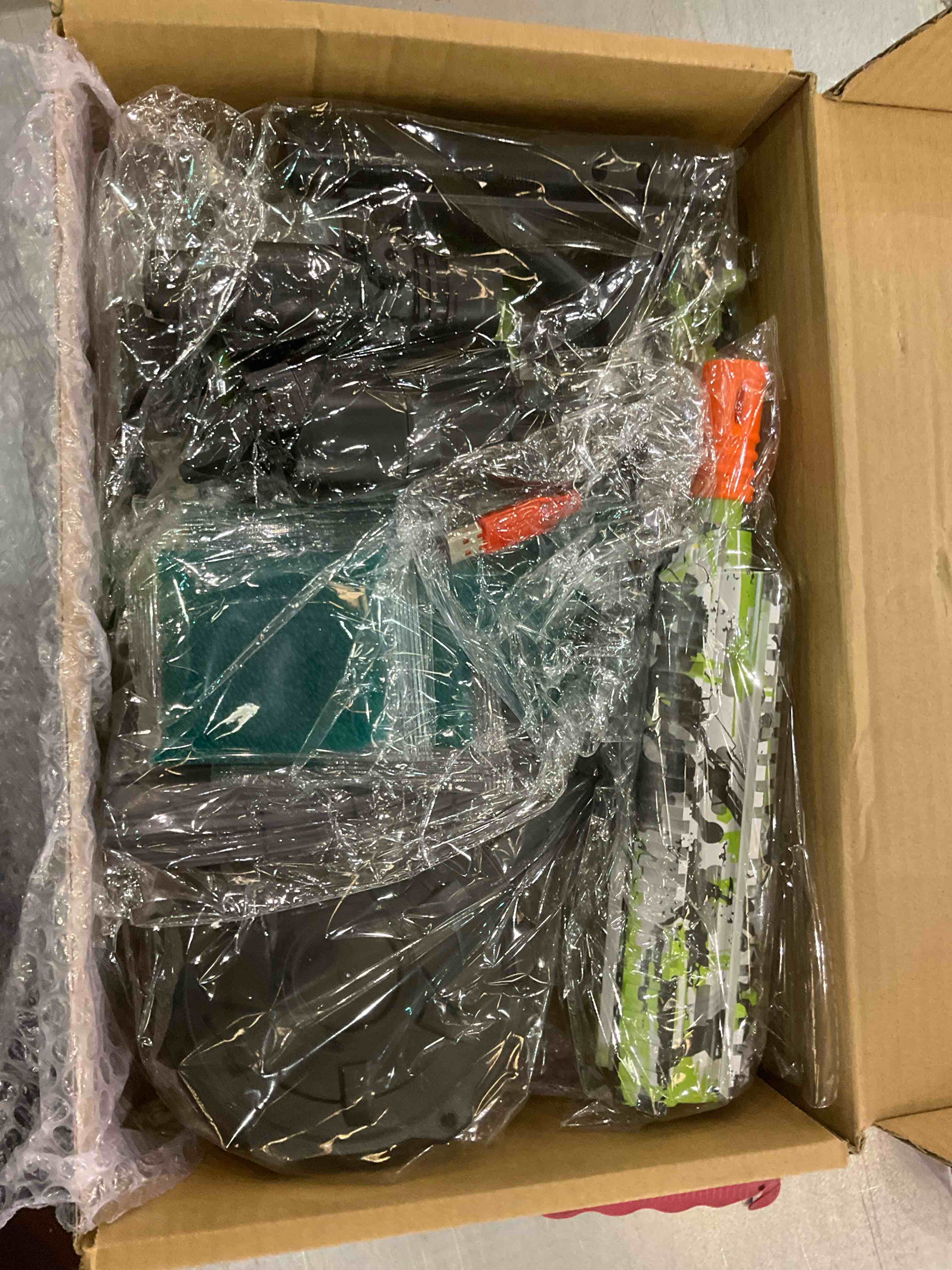 https://s3.amazonaws.com/lotting-images-prod/BargainHunt/EXS01240068_1709656650028.jpeg