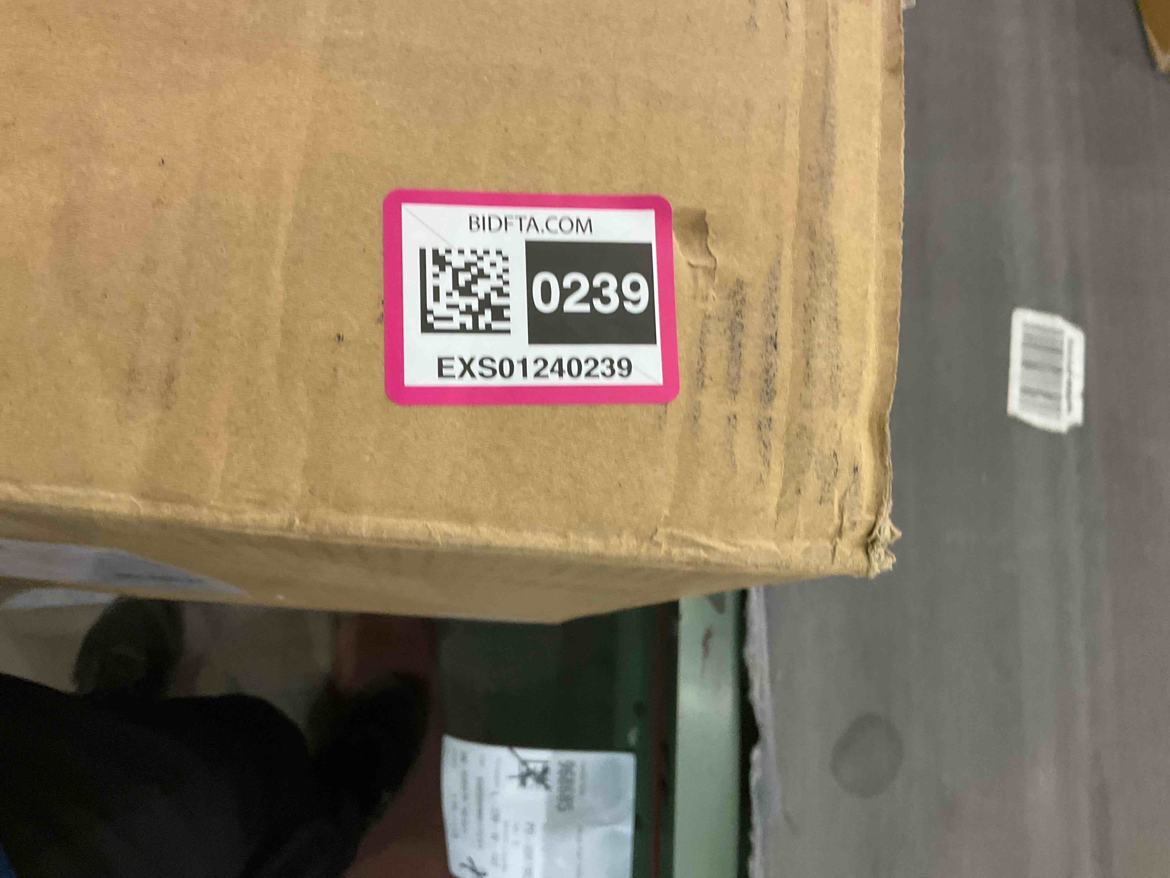 https://s3.amazonaws.com/lotting-images-prod/BargainHunt/EXS01240239_1709818275129.jpeg